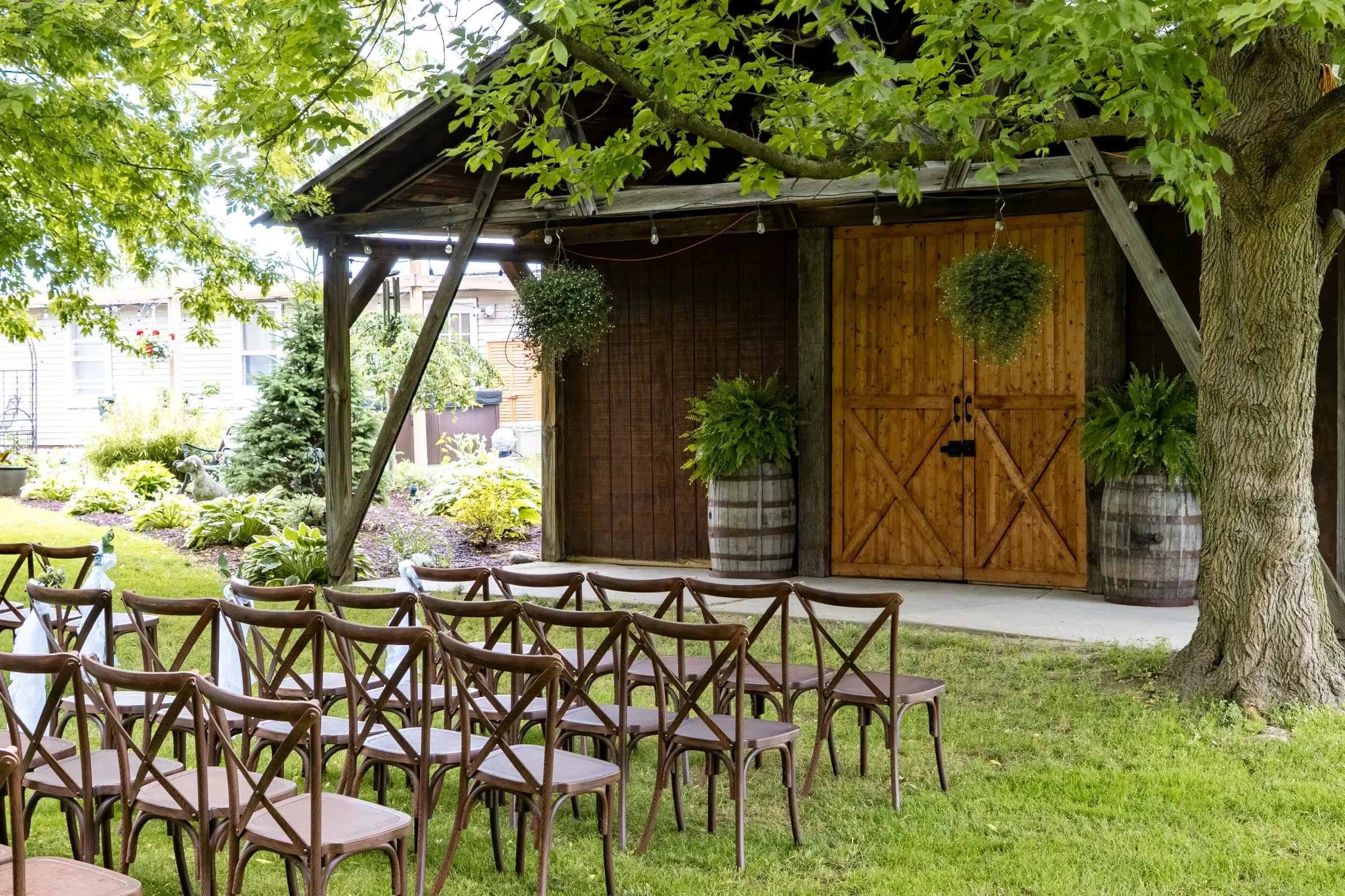 Landscaped Garden Wedding Space near Sylvania