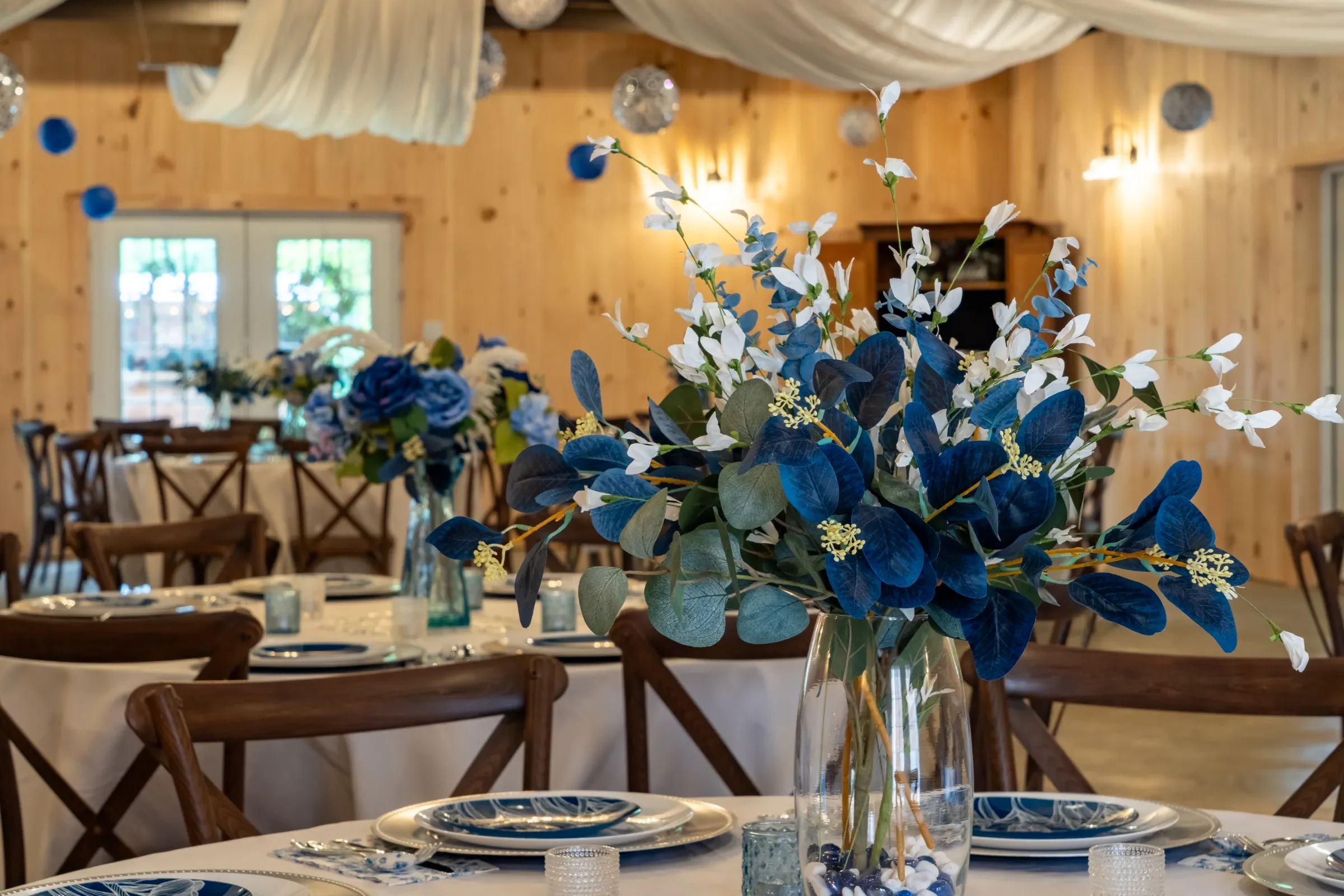 Bright &amp; Airy Reception Atmosphere