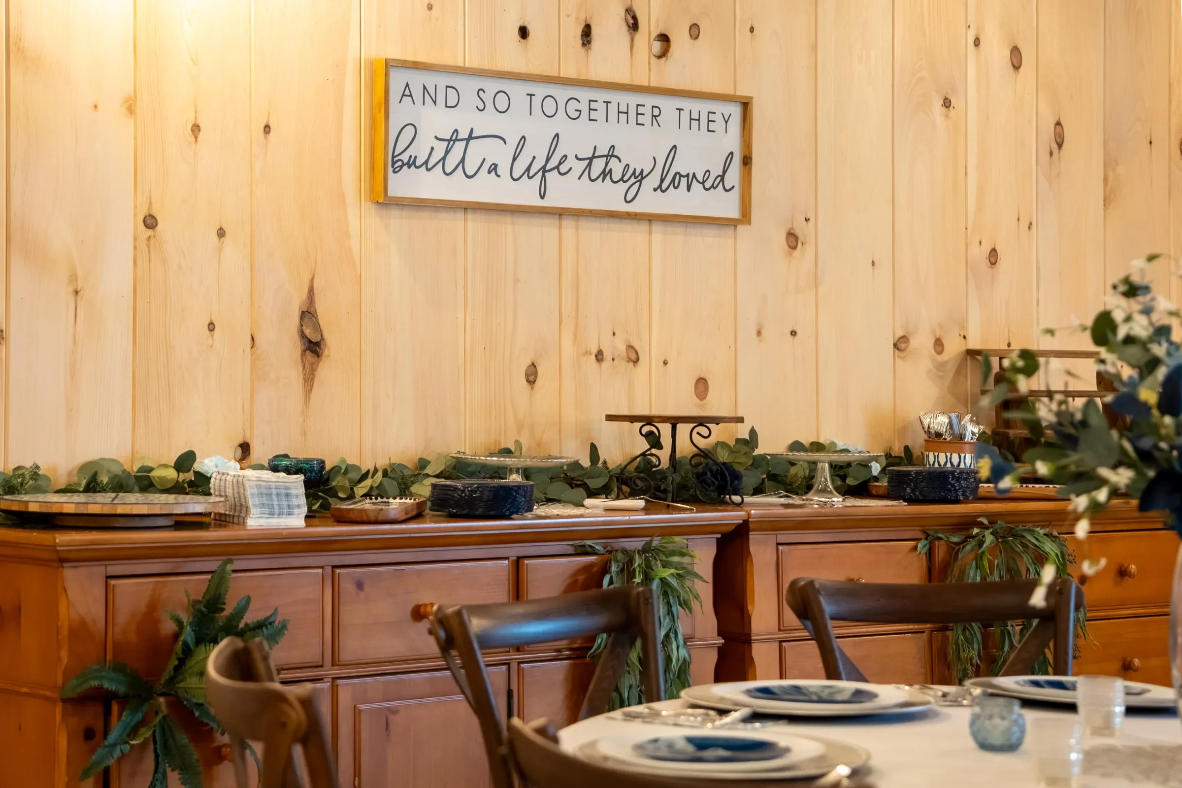 Rustic Buffet Details &amp; Wedding Signage