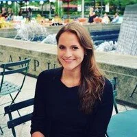 Lauren Mondry Blanck headshot.jpg