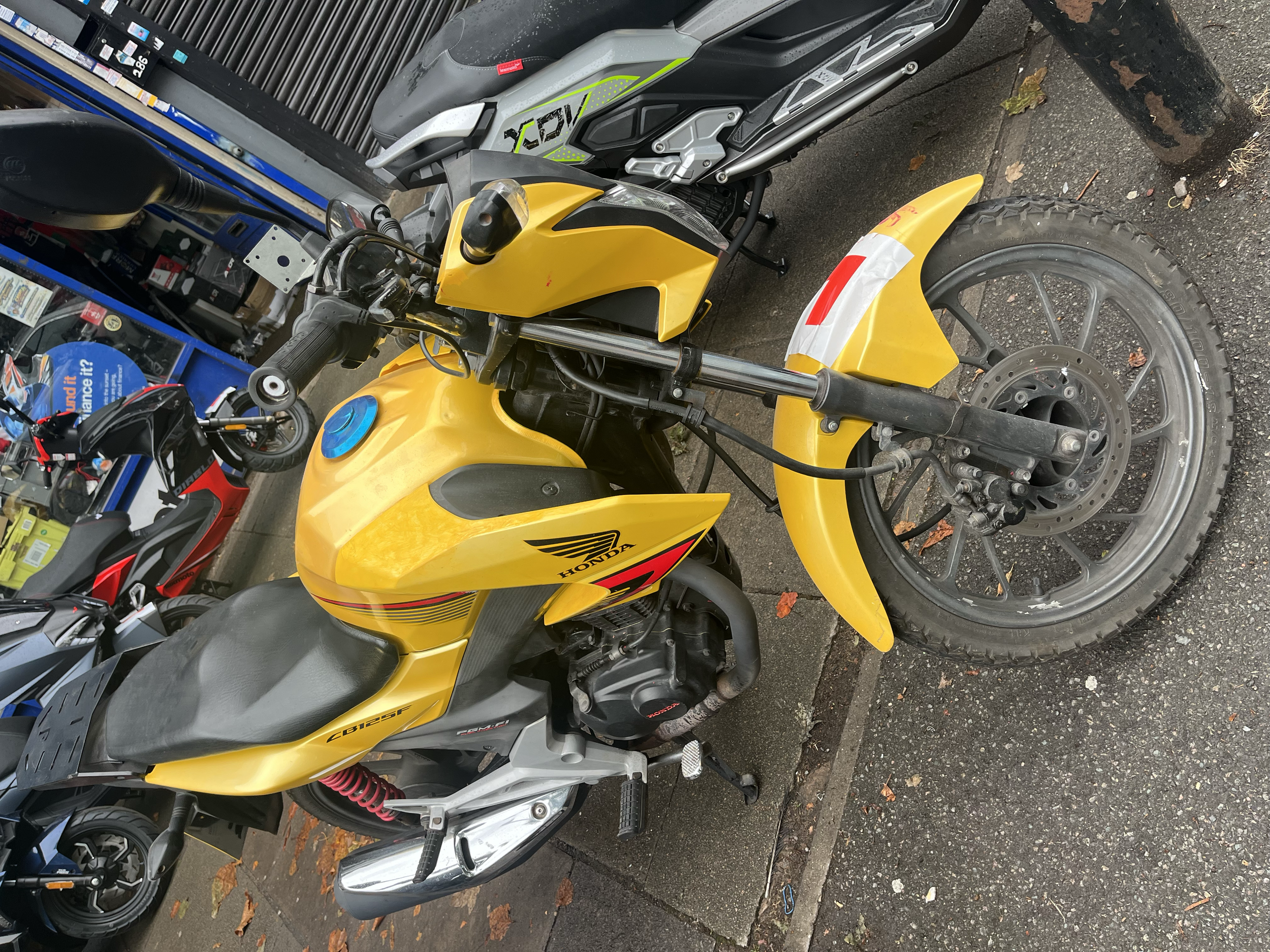 Honda GLR 125 - new MOT - Serviced £1,395