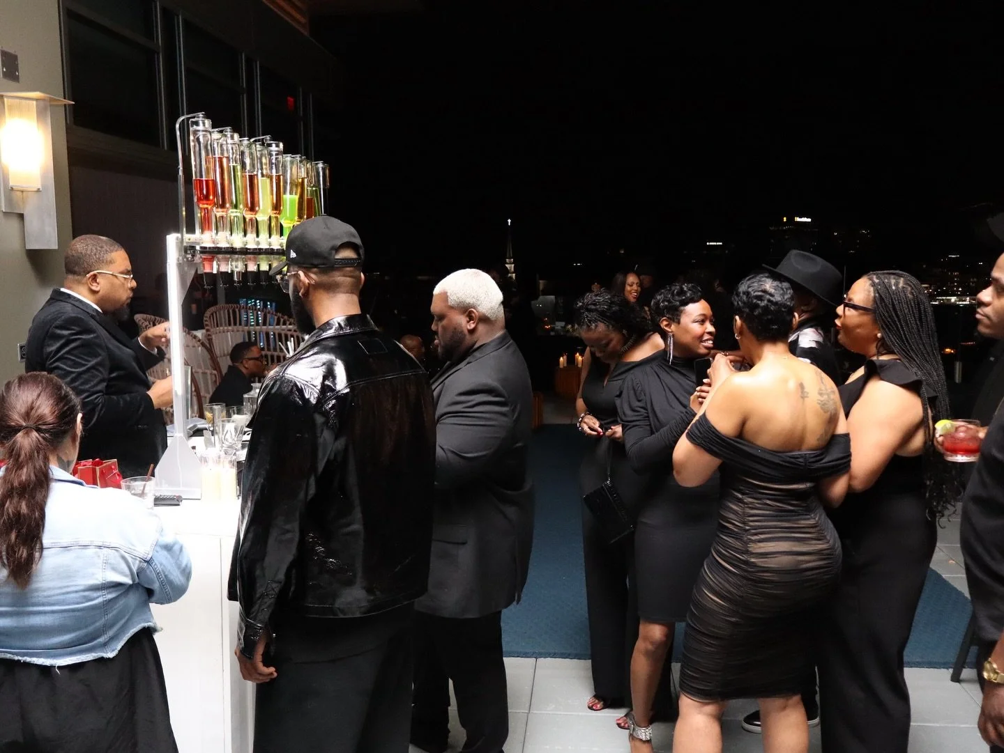 Atlanta is a city where trends move fast. But some things are not trends. Some things start movements.

@baromaparfumbar is Atlanta&rsquo;s First Mobile Perfume Bar.

Before fragrance bars became a conversation in the Atlanta event space, Baroma Parf