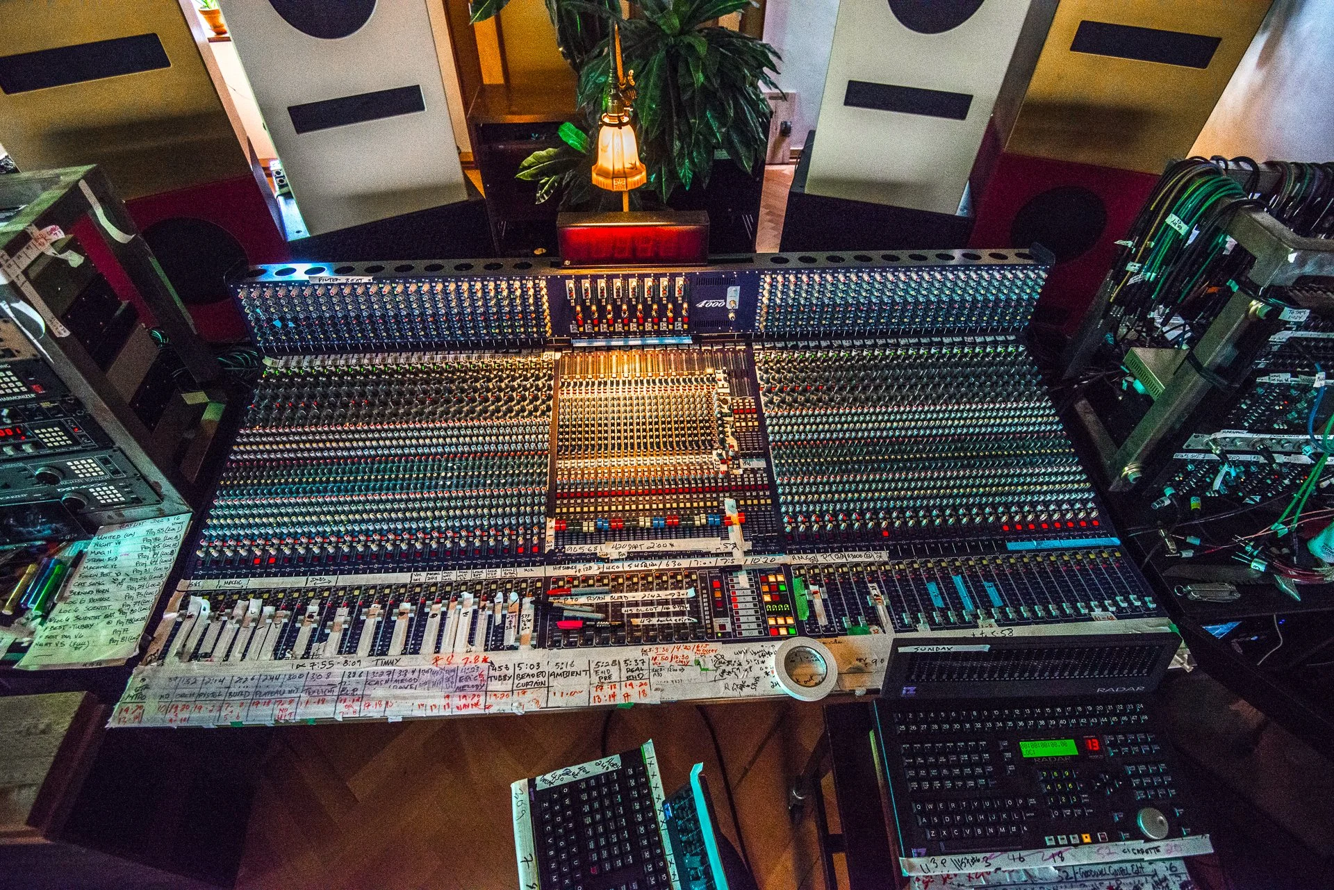 Daniel Lanois Studio Tour