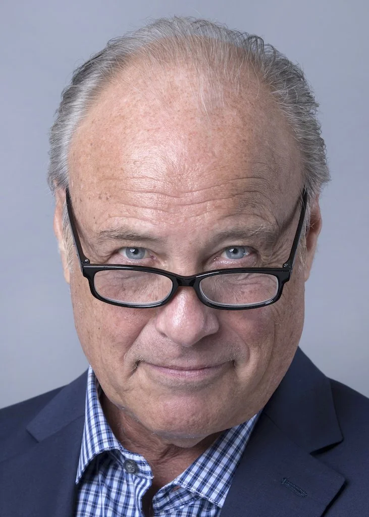 Elliott Gray.glassesJPG.JPG