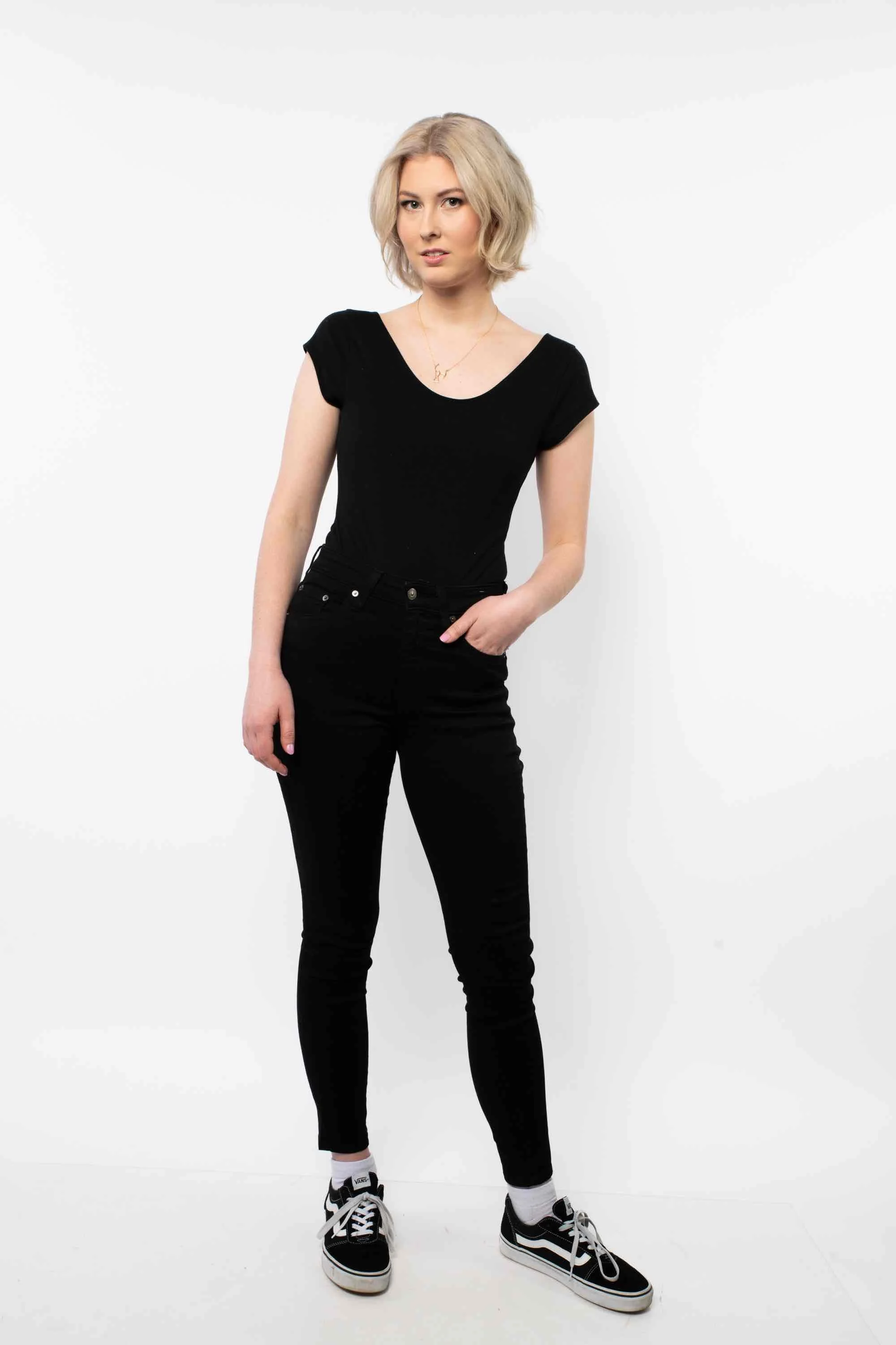 LaurenAinsworth8186.jpg