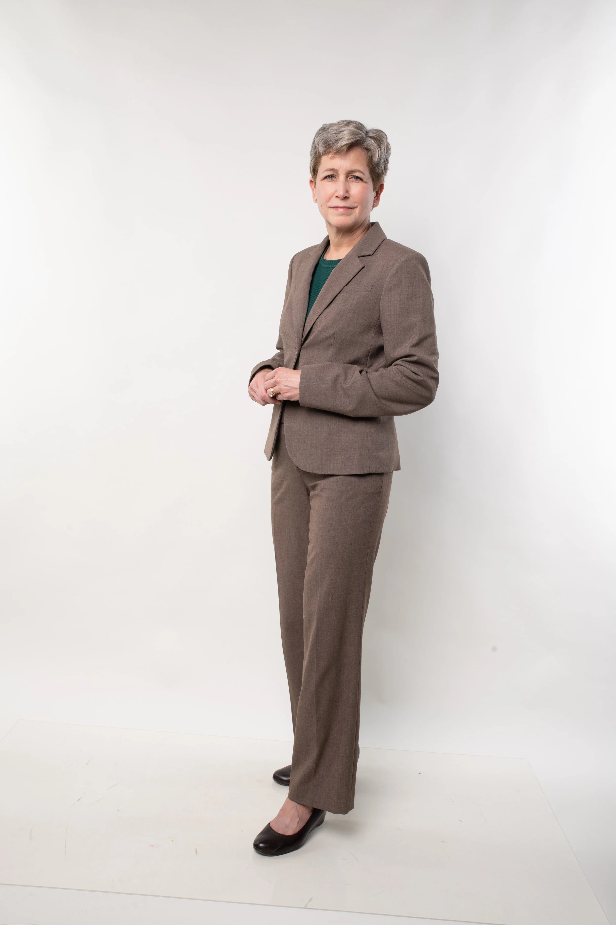 Lynn Dekle Full 2.jpg