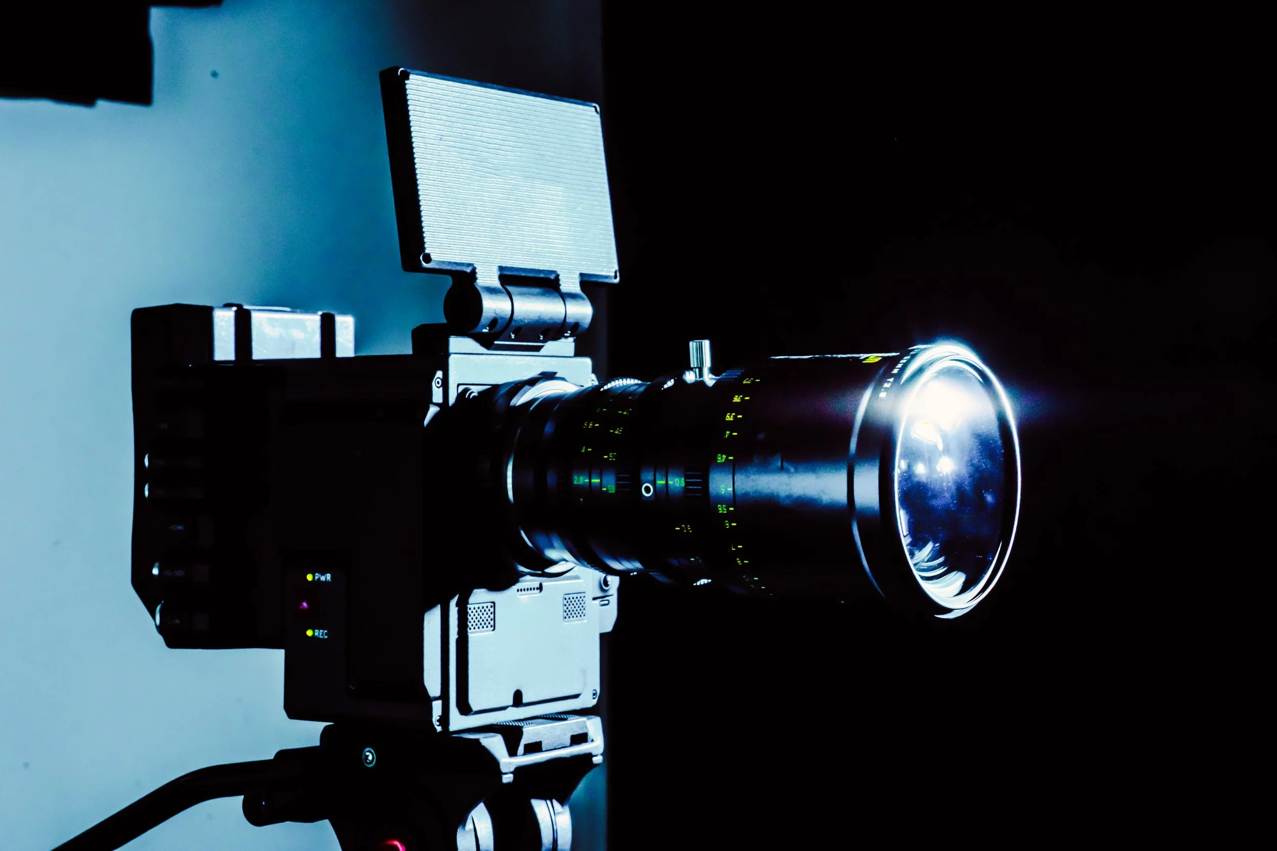 digital-cinema-film-camera-in-the-dark-video-came-2026-03-16-06-31-44-utc.jpg