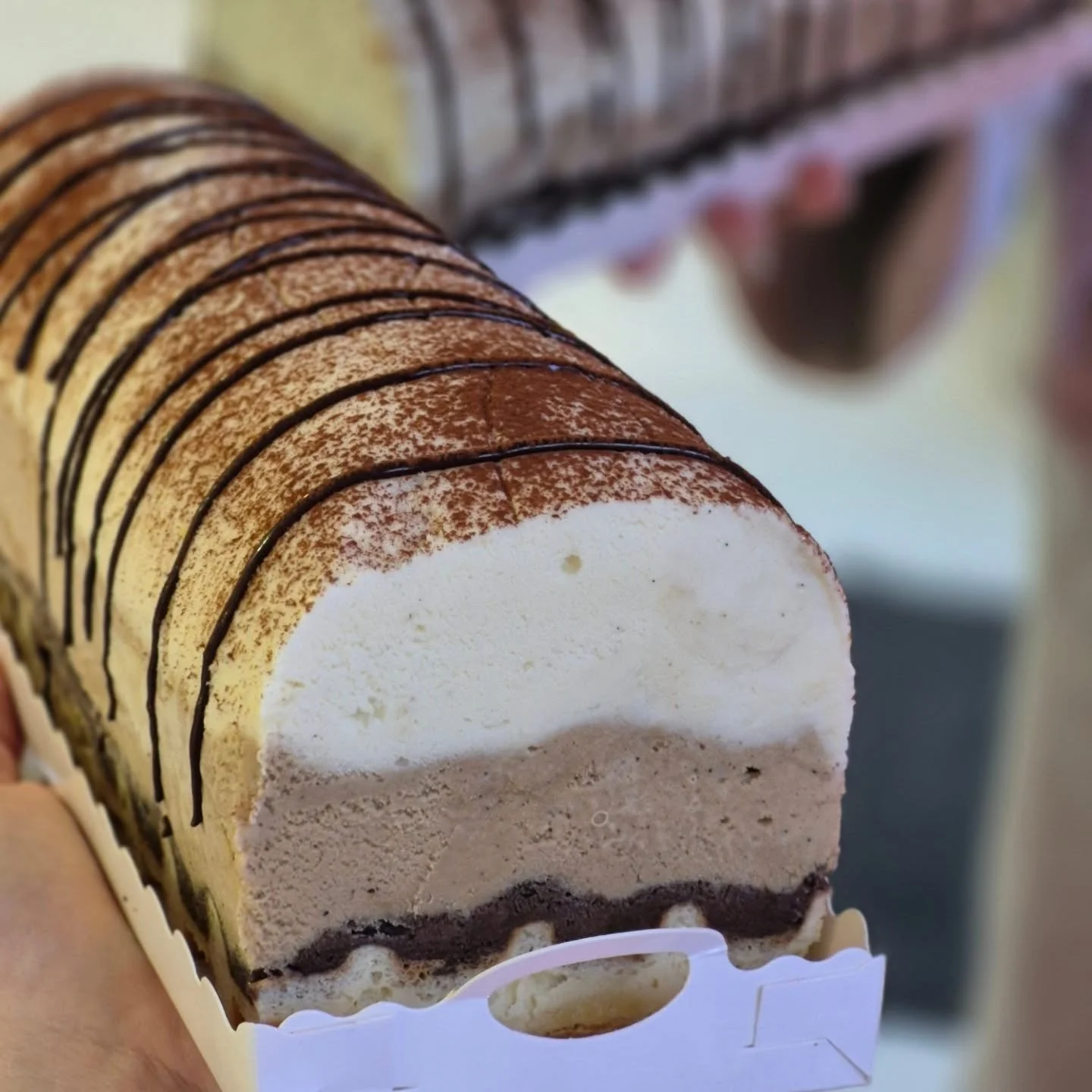 C'est maintenant !!!!!
.
Pr&eacute;-commande de votre b&ucirc;che glac&eacute;e sur notre site web gagaglaces.ca
.
3 saveurs 
☆ Tiramisu 
☆ Chocolat caramel 
☆ Sorbet framboise choco ( V&eacute;gane)
8-10 personnes
.
Choix de ramassage le 20 et le 21