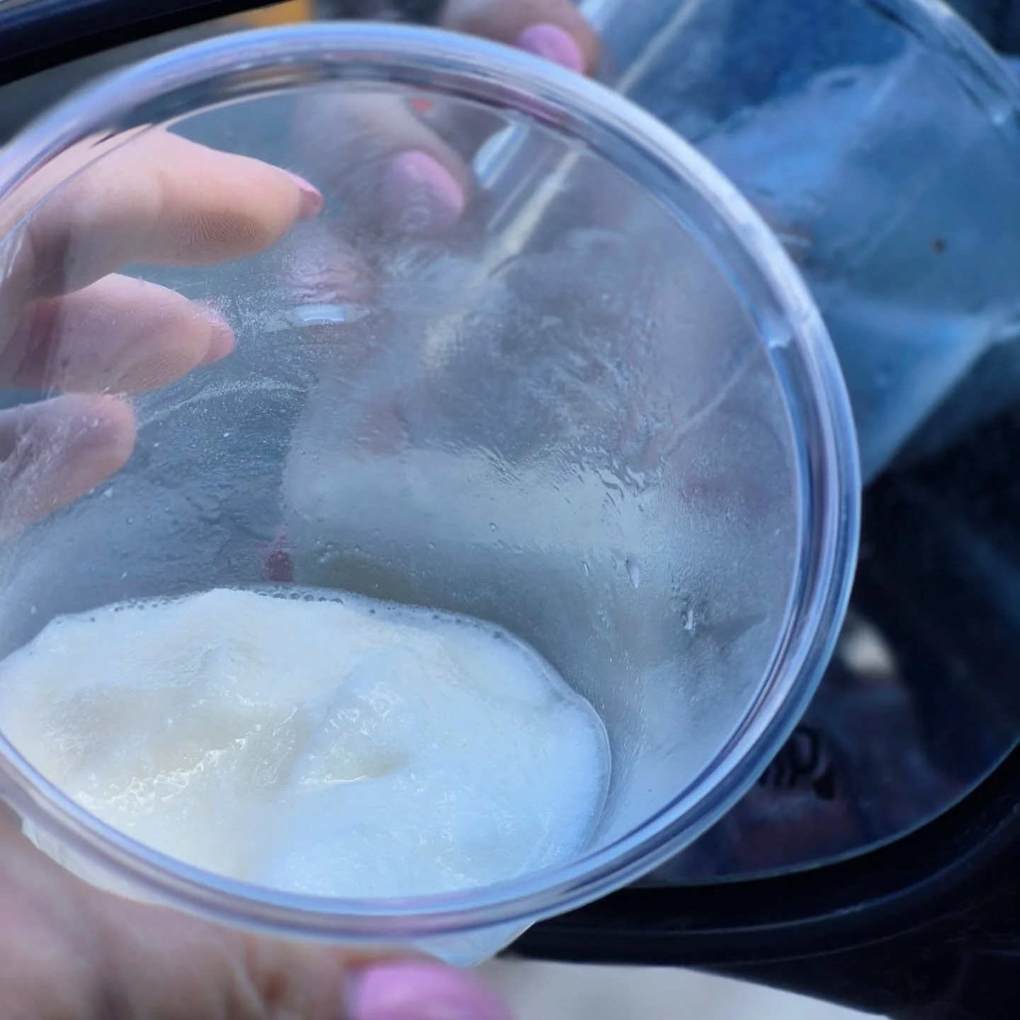 ....ce qu'il reste de ma slush citron chocolat blanc !
.
#Gagaglaces #slush #citron #frozendrinks