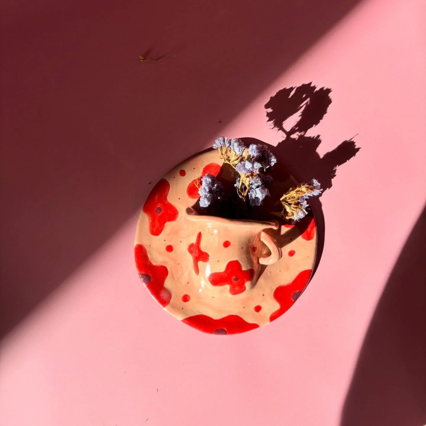 The sweet vase is back ❤️ #ceramic #ceramicwallart #decor #wallart #pottery