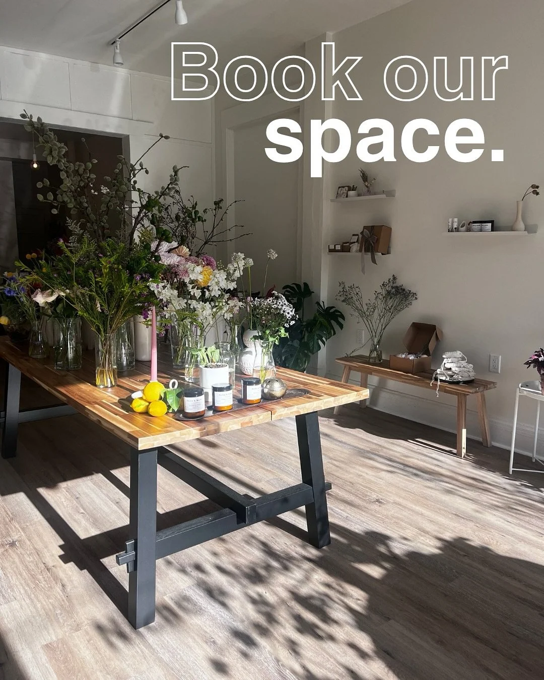 Book our space for an event! We partnered with @peerspace so you can host birthdays, dinner parties, baby showers, brunches and more while surrounded by blooms. Go to peerspace.com and look us up for more info 🥂 

#event #eventspaces #eventplanning 