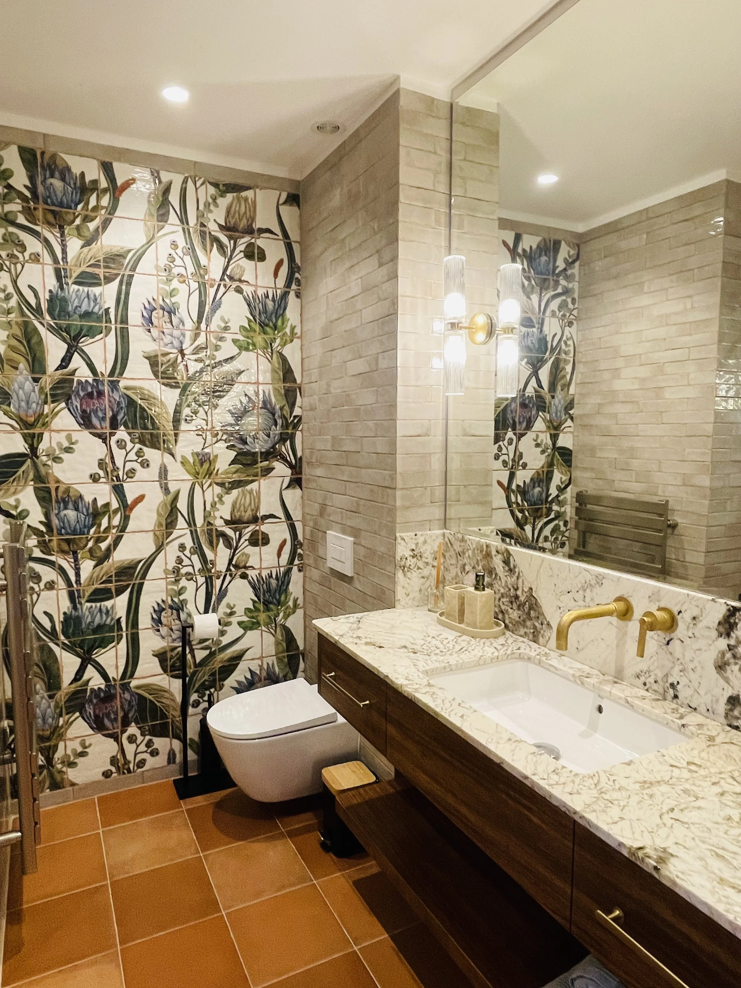 Master suite bathroom
