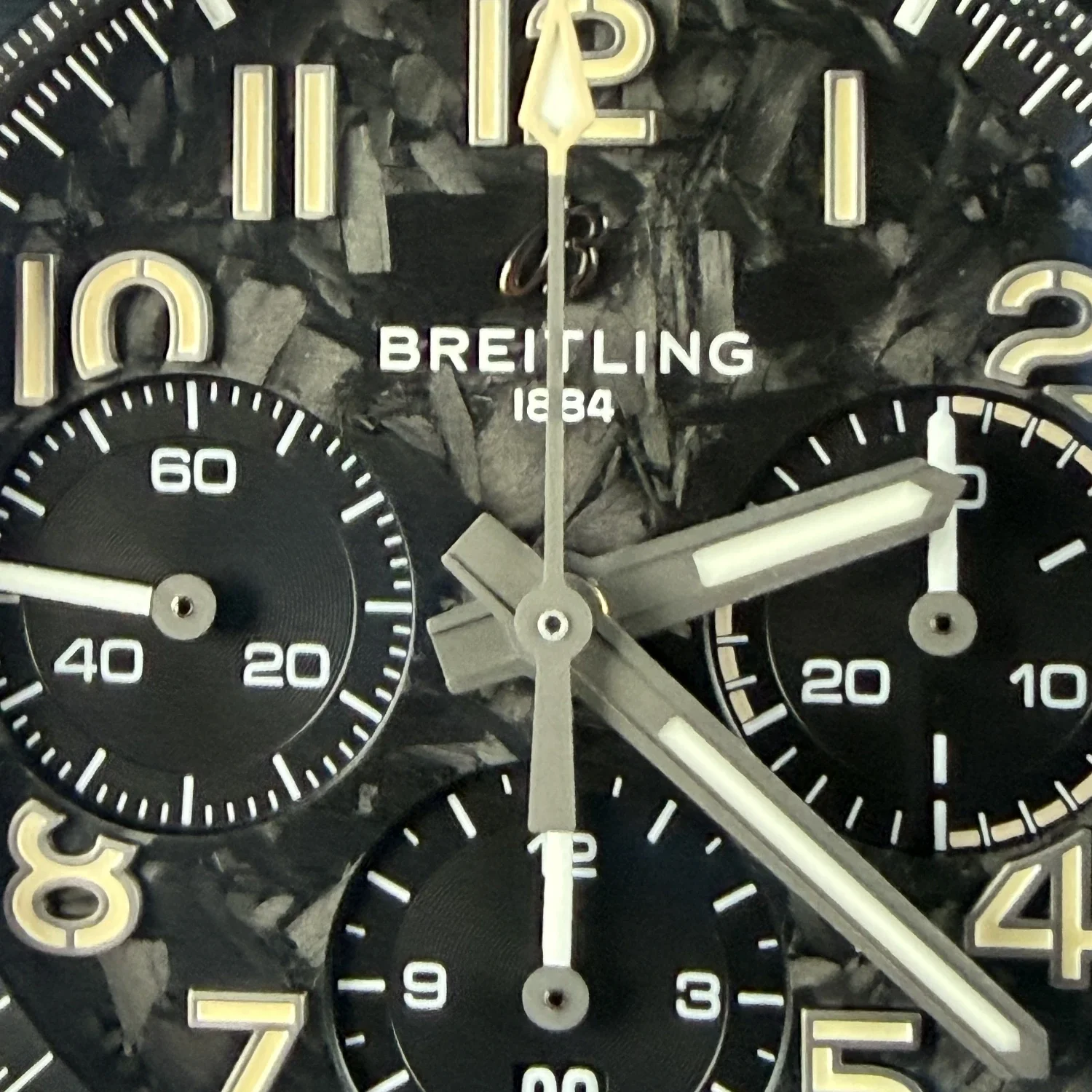 W&R-2026-Breitling-Avenger-B01-Chronograph-NightMission-42mm-BlackCalfskin-5.webp