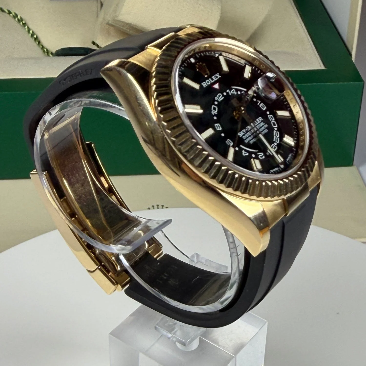 2021 Skydweller Gold 42MM-1.jpg