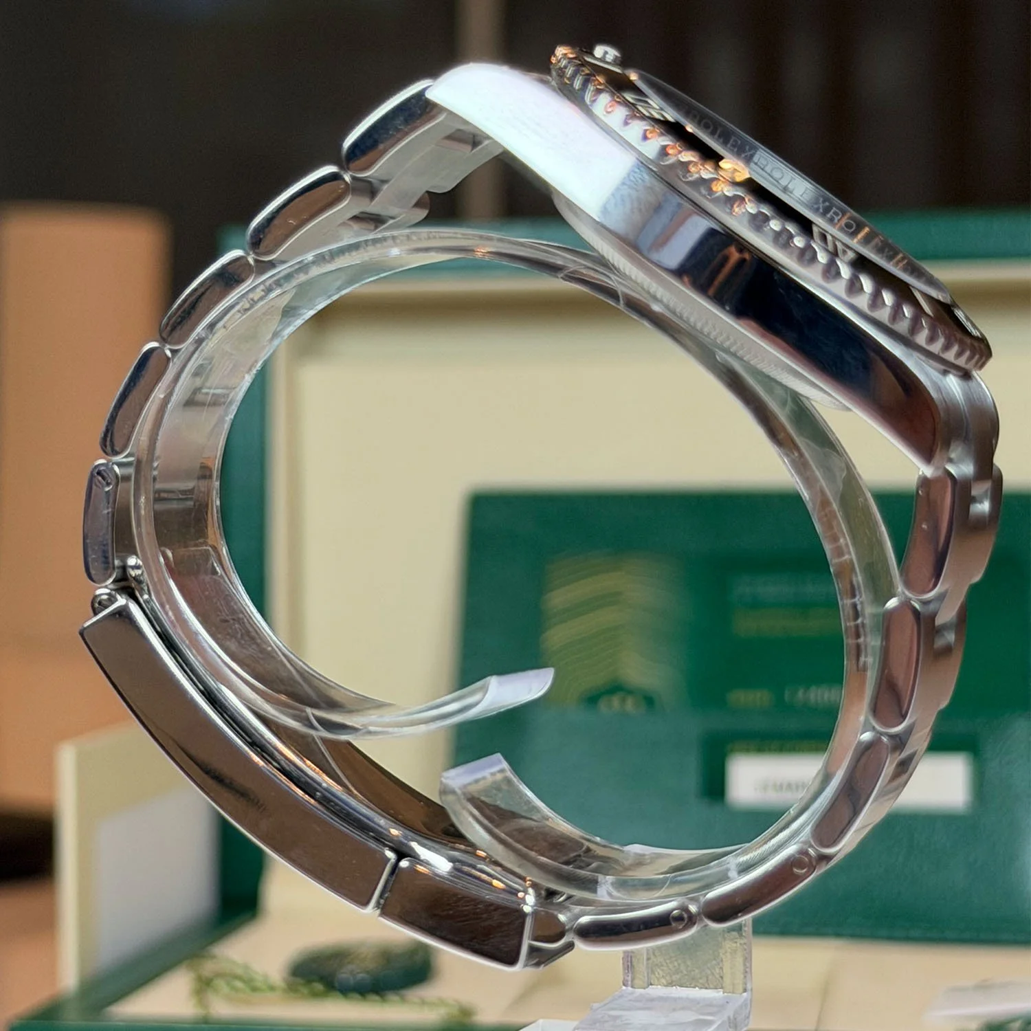 2022 Submariner No Date Black Black Oyster 3.jpg