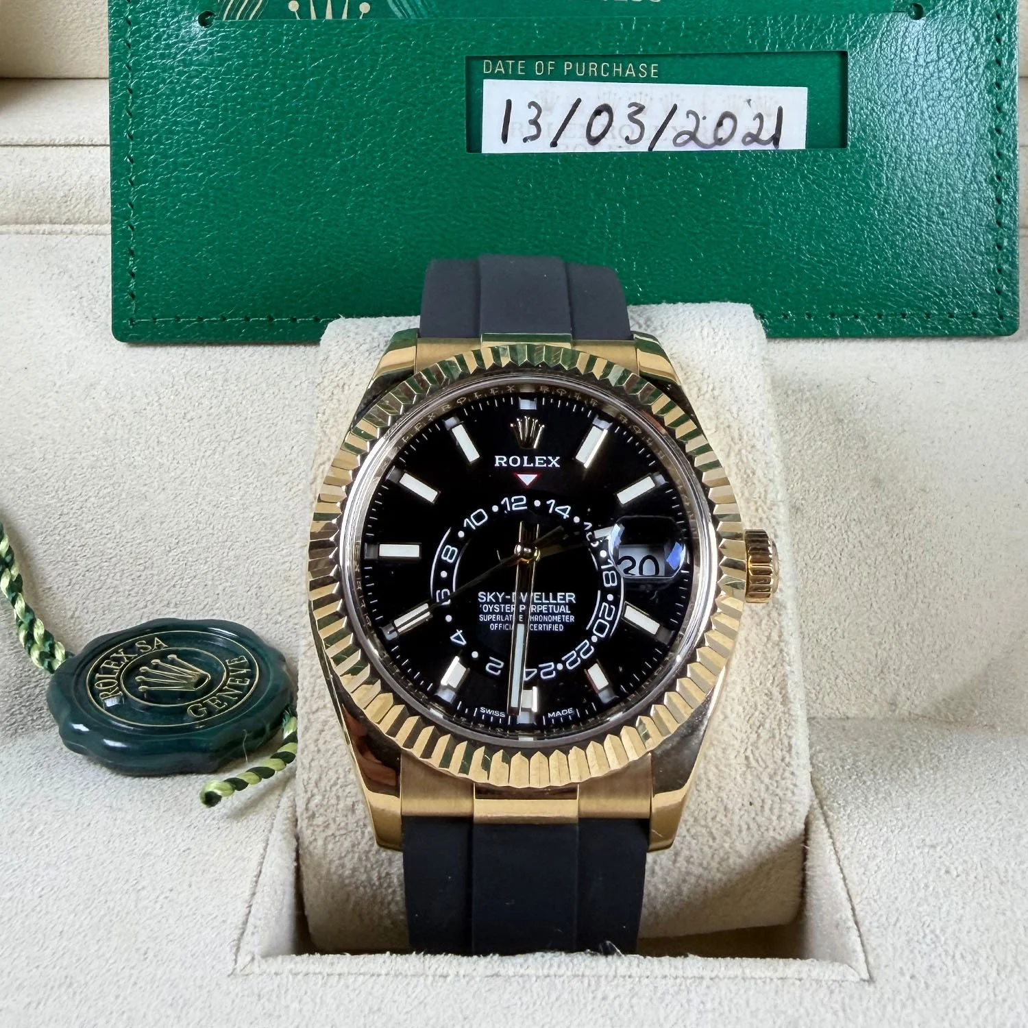 2021 Skydweller Gold 42MM-5.jpg