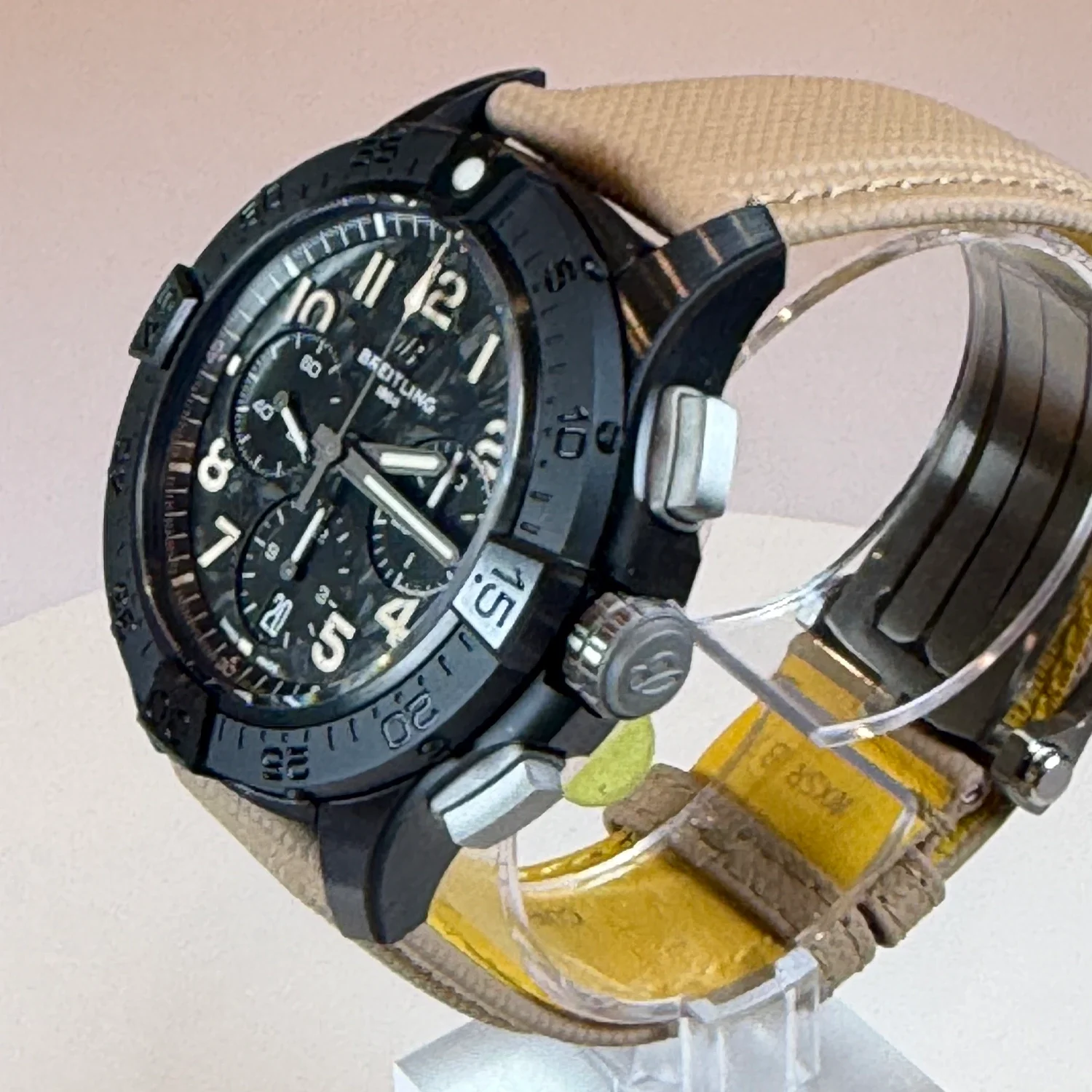 W&R-2026-Breitling-Avenger-B01-Chronograph-NightMission-42mm-BlackCalfskin-2.webp