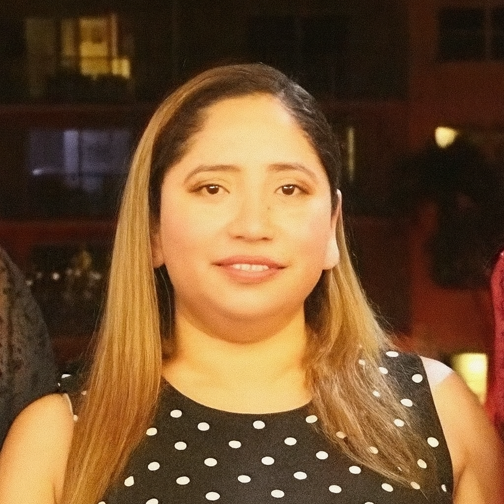 Picture of the Front desk manager - Elizabeth Garcia