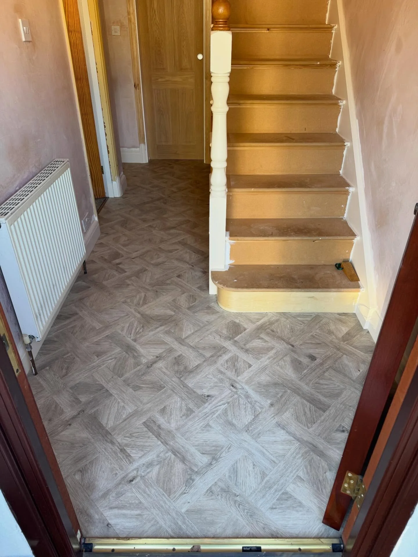 First basketweave for while completed today, a nice change from the super popular herringbone style! This one is the colour Pale Oak from the J2 flooring range. We can&rsquo;t wait to get back in a couple of weeks to install a made to order Axminster