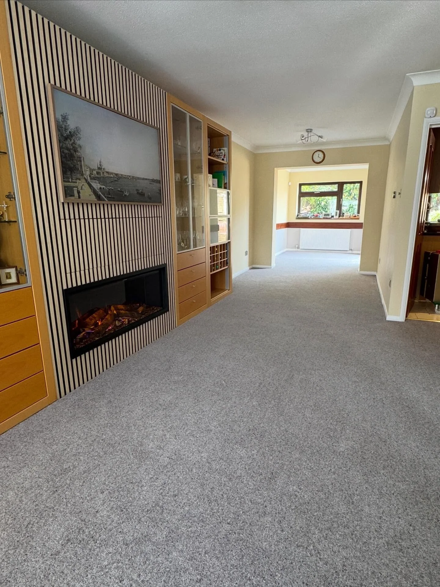 Natural Berber Twist colour Saxon Stone fitted this morning to a huge 12 meter long through lounge for a long standing and returning customer. A fantastic, hard wearing, 80/20 twist wool carpet that provides a warm and homely feel. #woolcarpet #loung