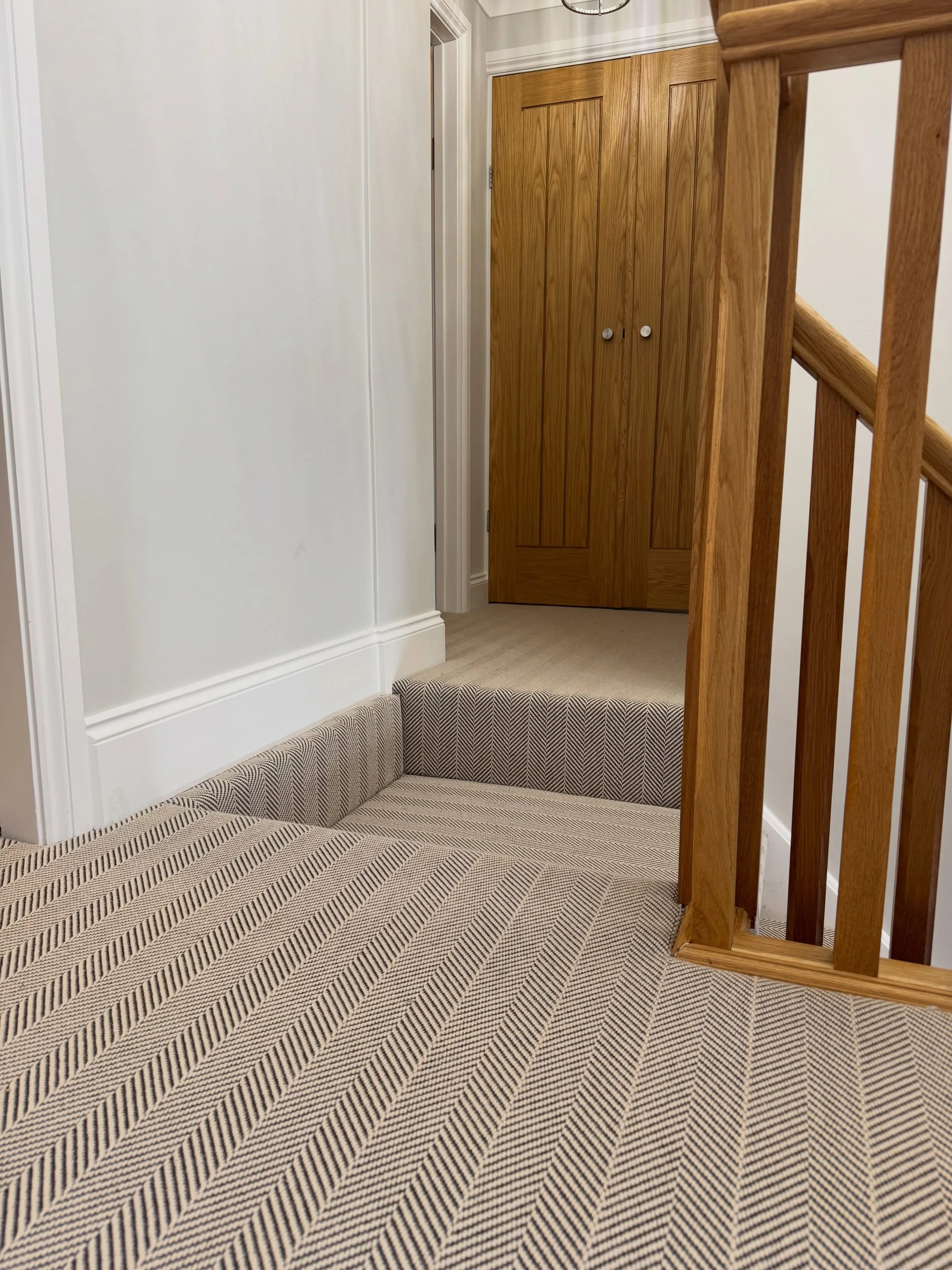 Another stunning installation completed in Barnehurst! ✨

Jacquard Colour Orca from Hugh Mackay has transformed this stairs and landing, creating a real statement from top to bottom.

The bold design is perfectly aligned across every step, showcasing