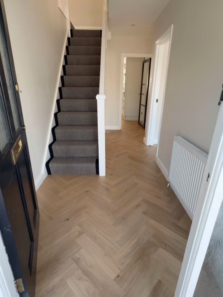 125m2 of plywood, latex, Karndean Van Gogh Herringbone and Wood Plank, and one flight of stairs fully fitted with a black binding tape all completed in 7 days! A complete transformation of this house in Barnehurst ready for our customer to move in! #