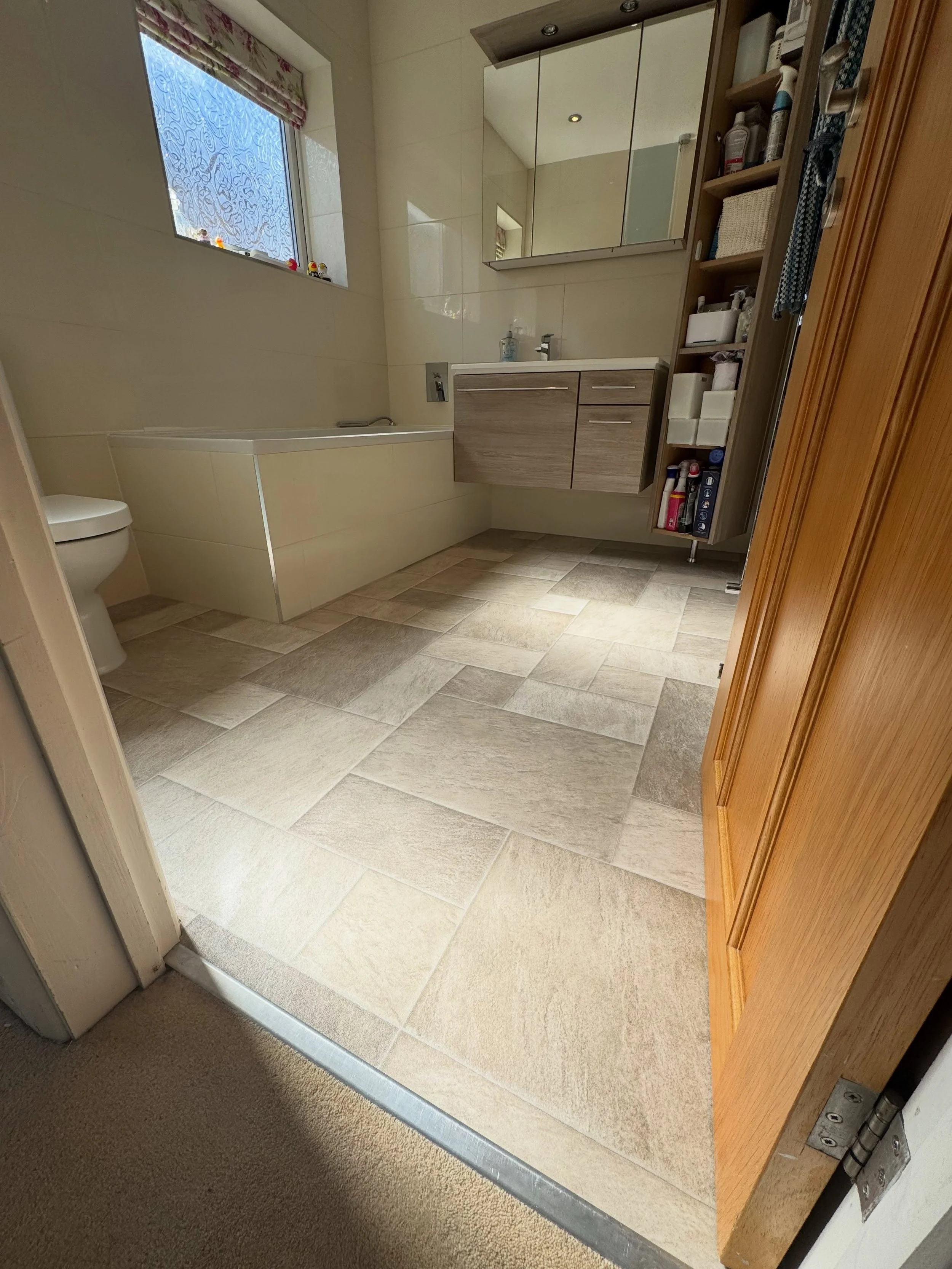 Sheet vinyl, just like this Comfort range colour Champagne Beige, is a fantastic choice for any bathroom. 100% waterproof, easy to clean and available in a wide range of colours, designs and widths, cushion vinyl is a cost effective option to brighte