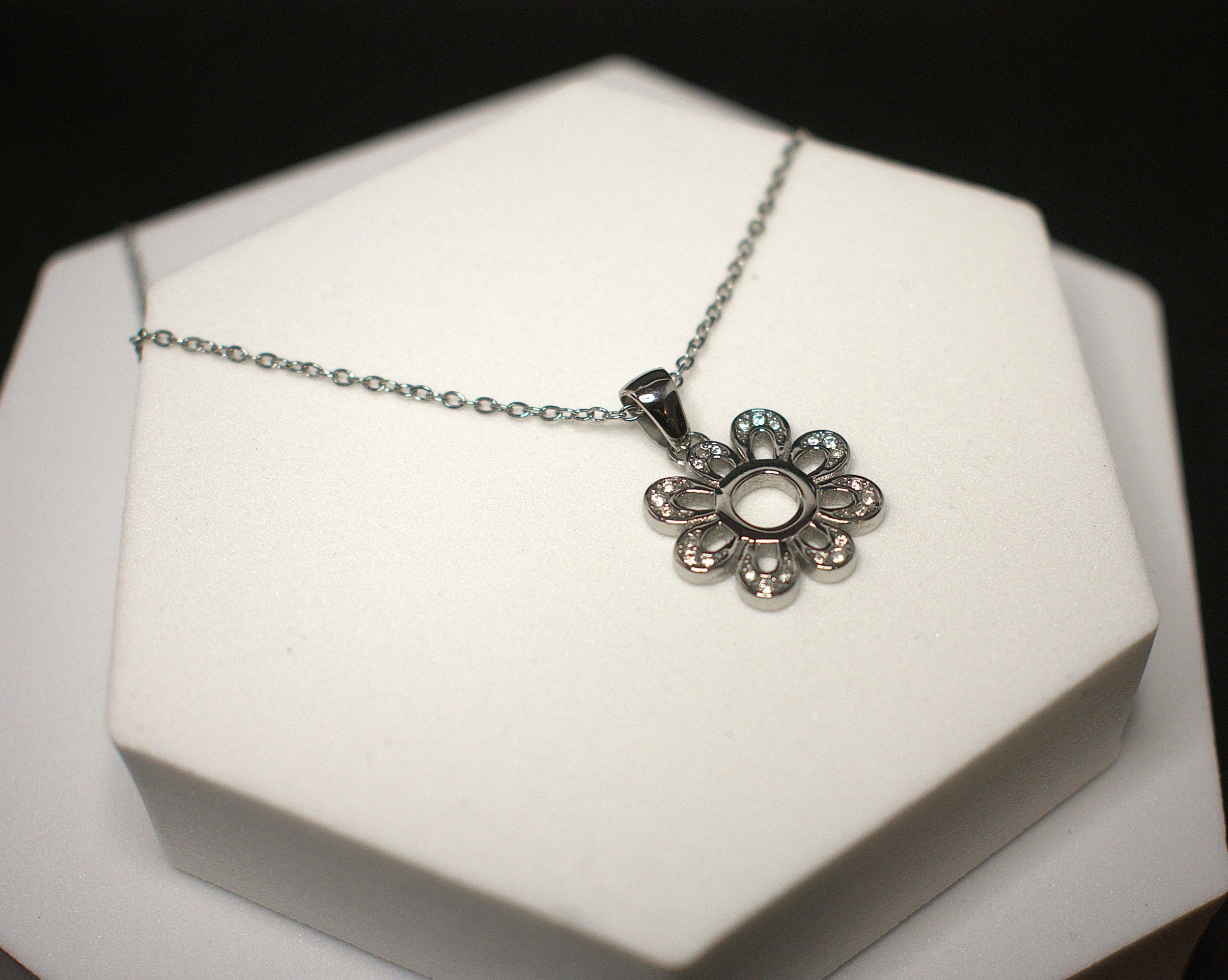 Pendant fine silver 2.jpg