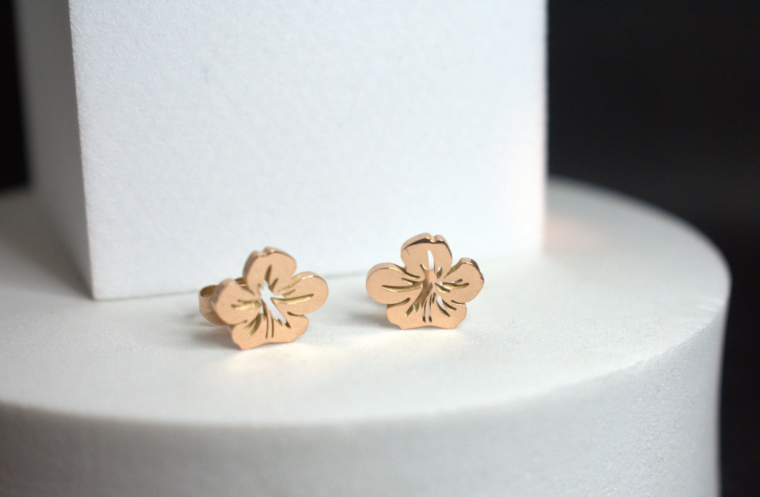 RoseG Hibisc ear.jpg