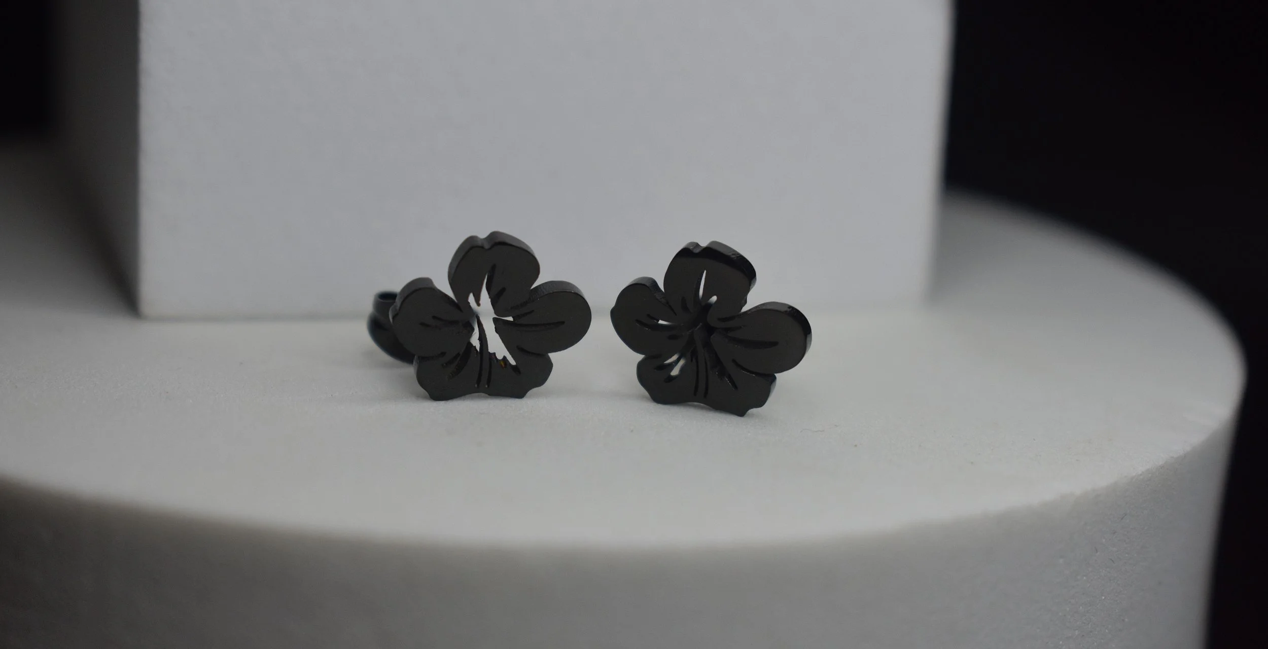 Black Hibisc Ear.JPG