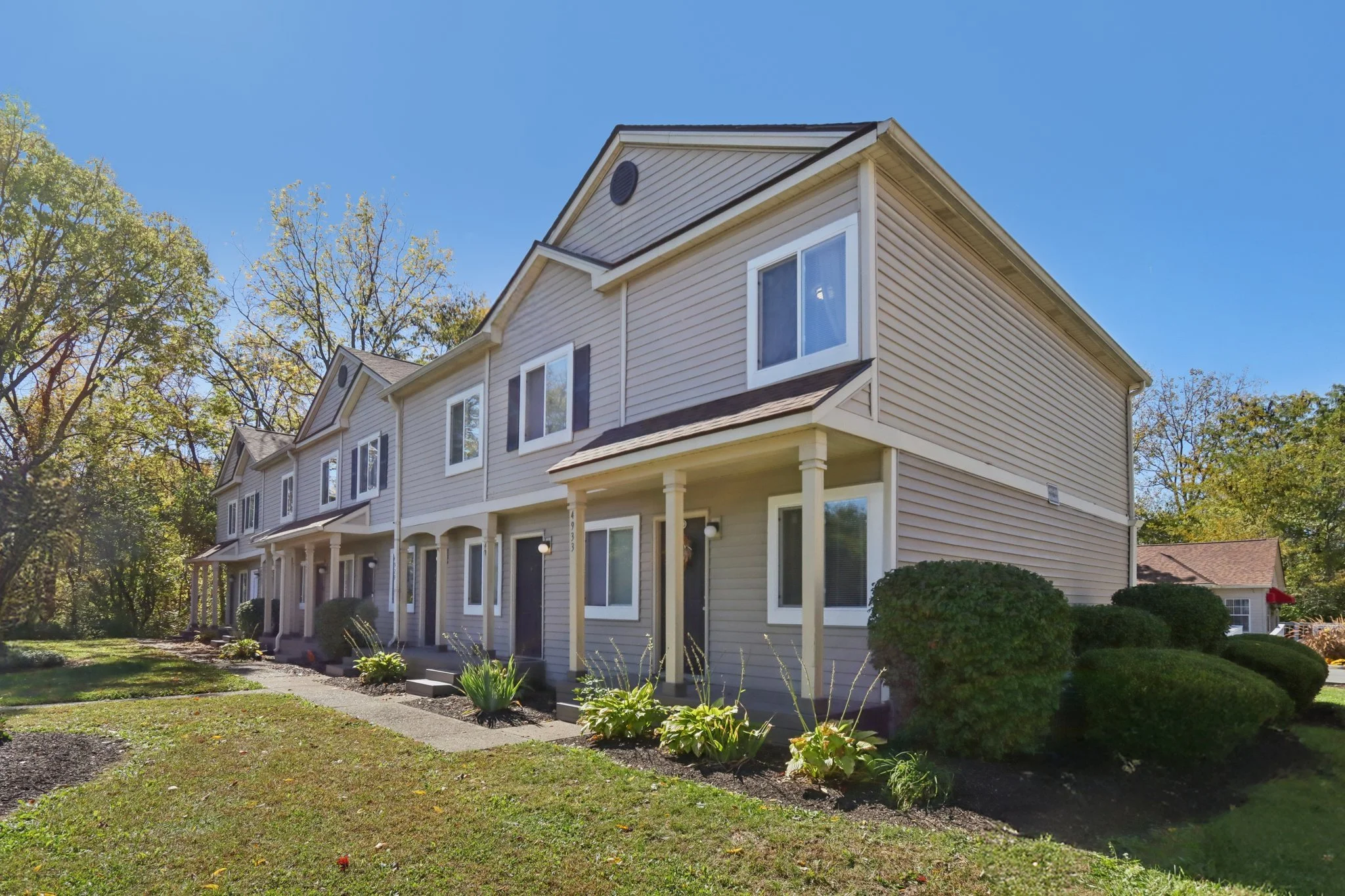 2-web-or-mls-4955 Red Horizon Blvd unit 4933-S2110-002.jpg