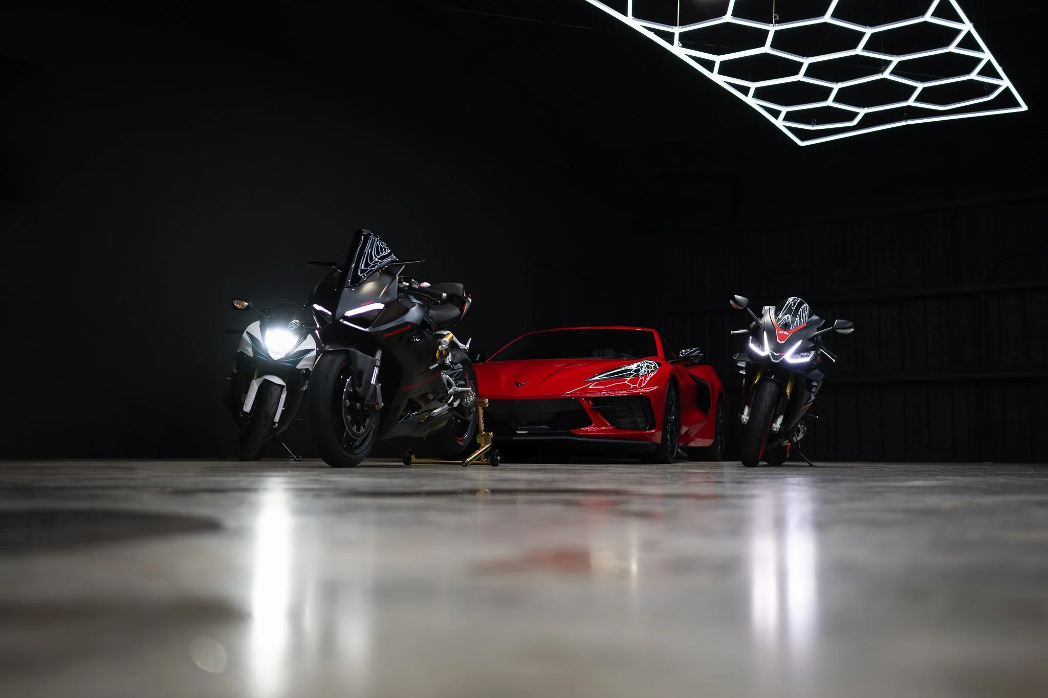 Exotics-Power-Performance-Corvete-Panigale-v2-Aprilla.jpg