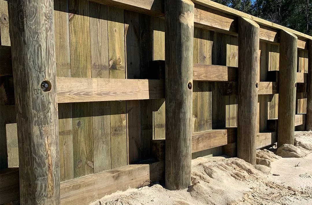 Vinyl/Timber Bulkhead Design