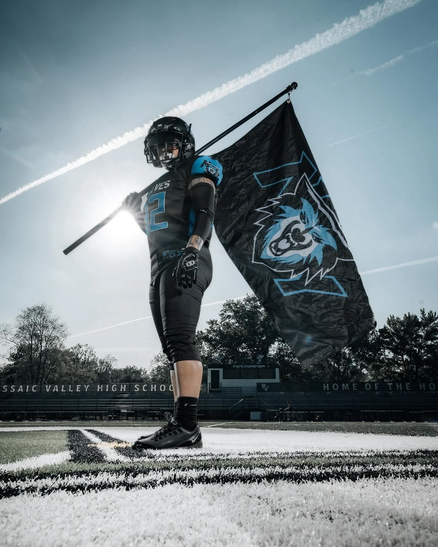 Is you ready! #nationalsportsday 

📸 : @us2u_media 

#wfa #newyorkwolvesfootball #womenssports #32 #linebacker #womenstacklefootball🏈 #wolfpack