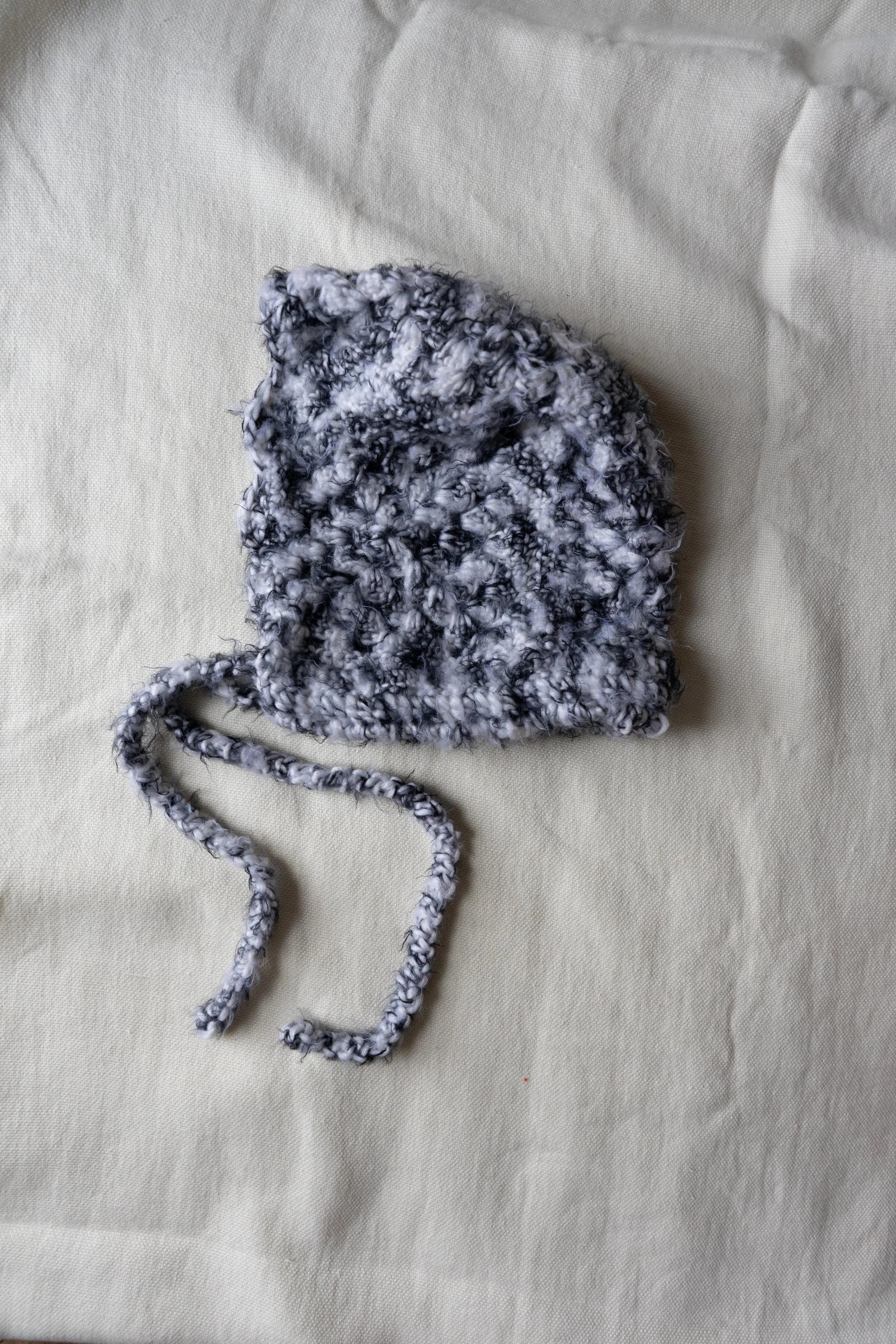 Black and White bonnet-3.jpg