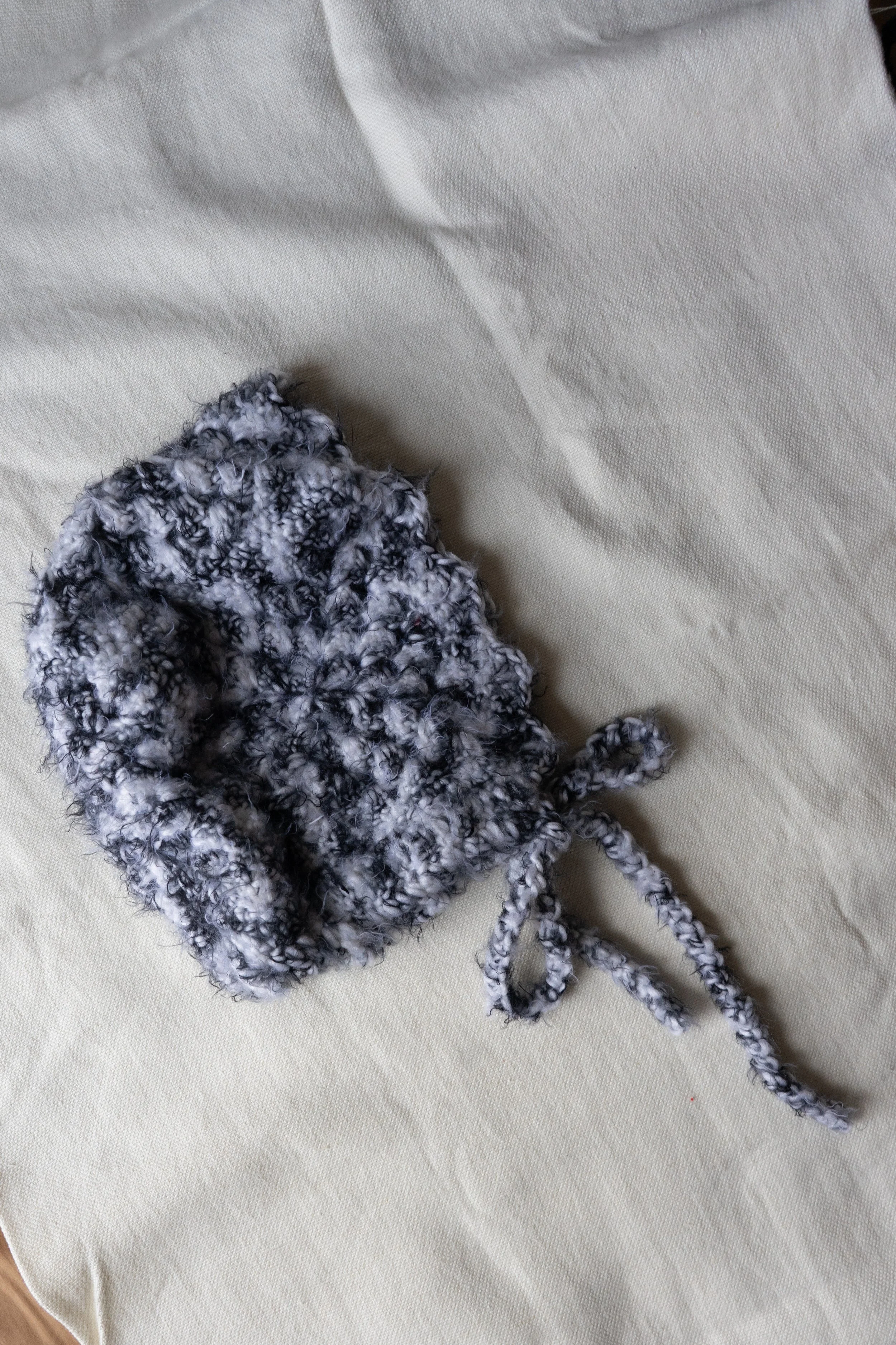 Black and White bonnet-1.jpg