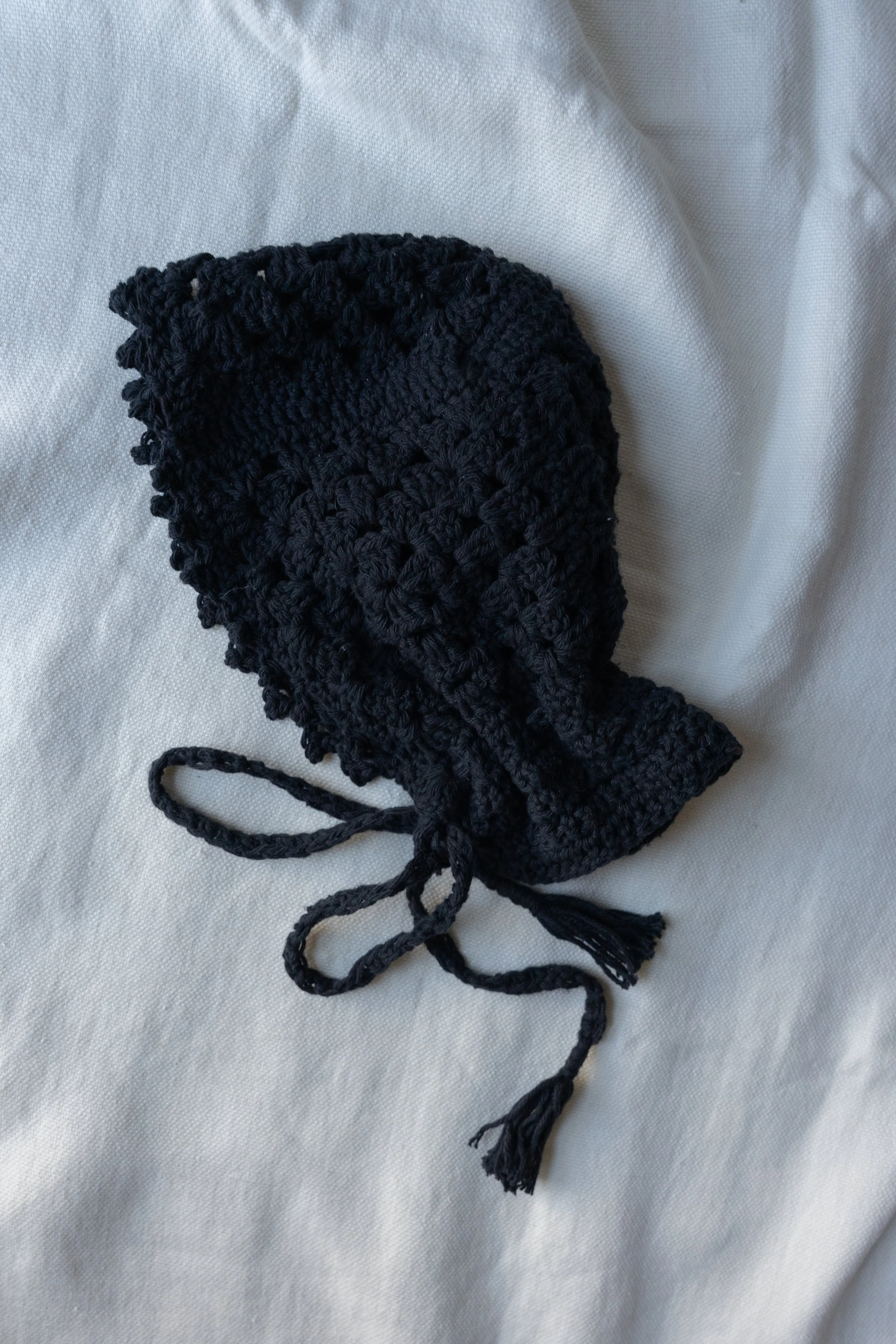 Black bonnet 3.jpg