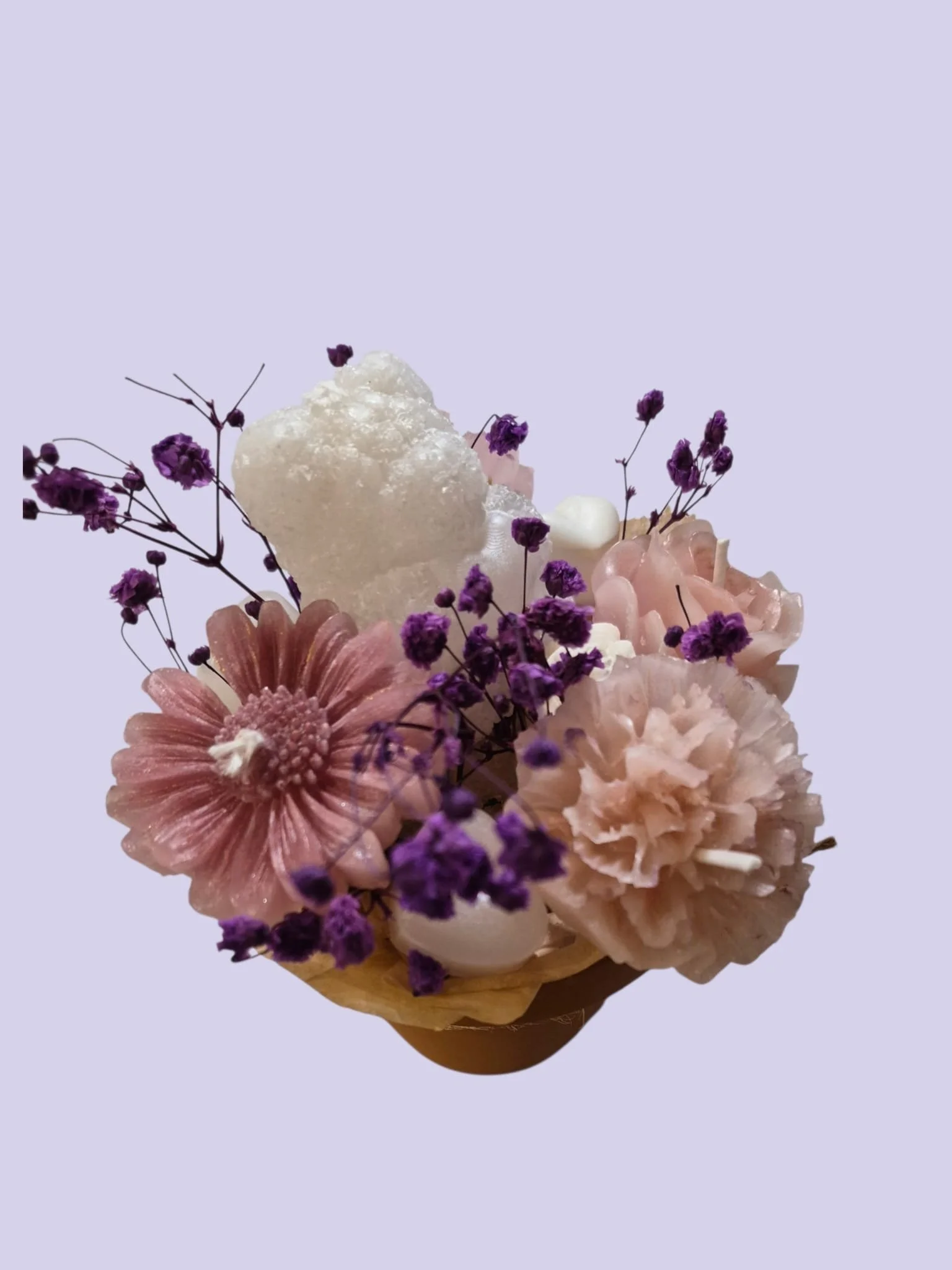 Blumige Kerzengestecke