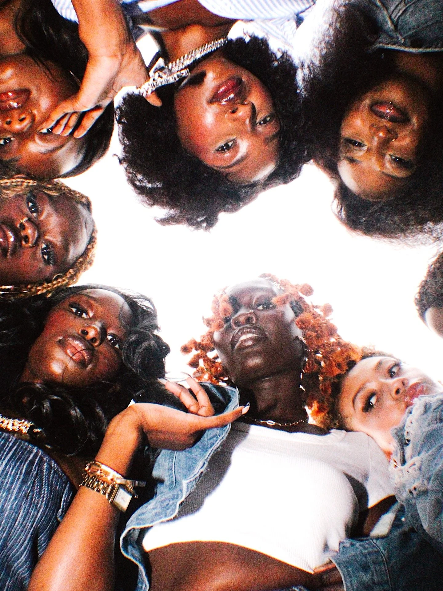 all the baddies in one frame ★

This concept shoot for AURA @auramagaziine was honestly so fun, and I&rsquo;m so happy these beautiful girls came together to create this level of perfection. This was my first big group shoot ever, and the vibes, the 