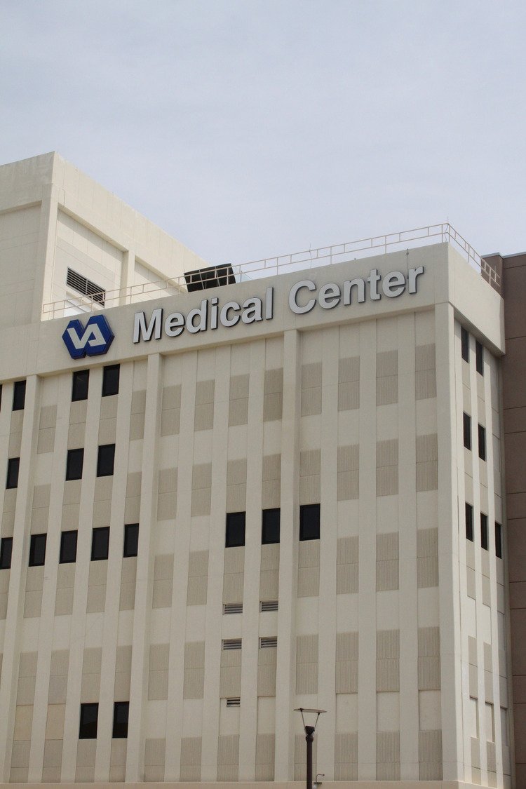 Carl T Hayden VAMC Exterior.jpg