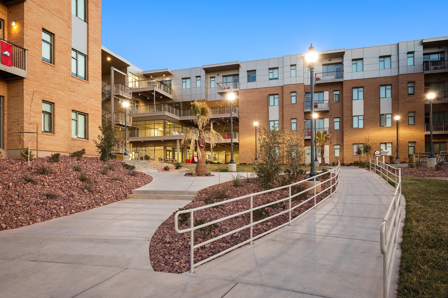 lynk-engineers-campus-view-suites-courtyard-walkway.jpg
