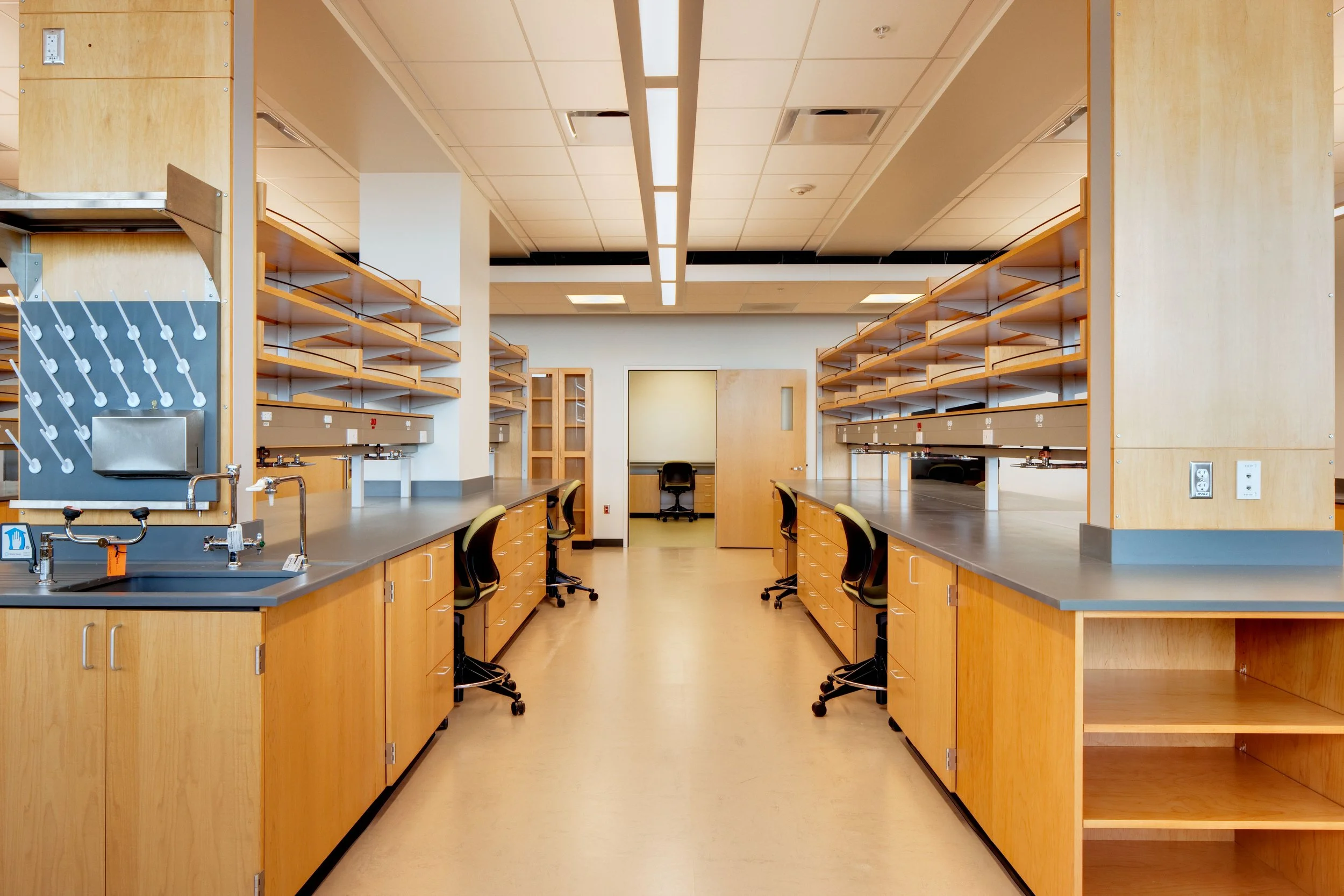 laboratory-science-technology-bioscience-bioinnovation-usu-electrical-engineering.jpg