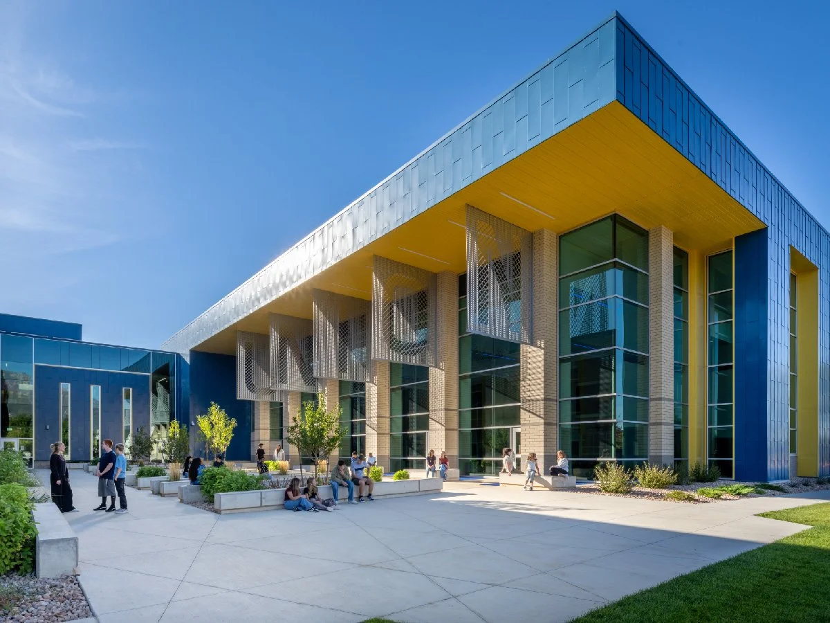 union-middle-school-exterior-canopy.jpg