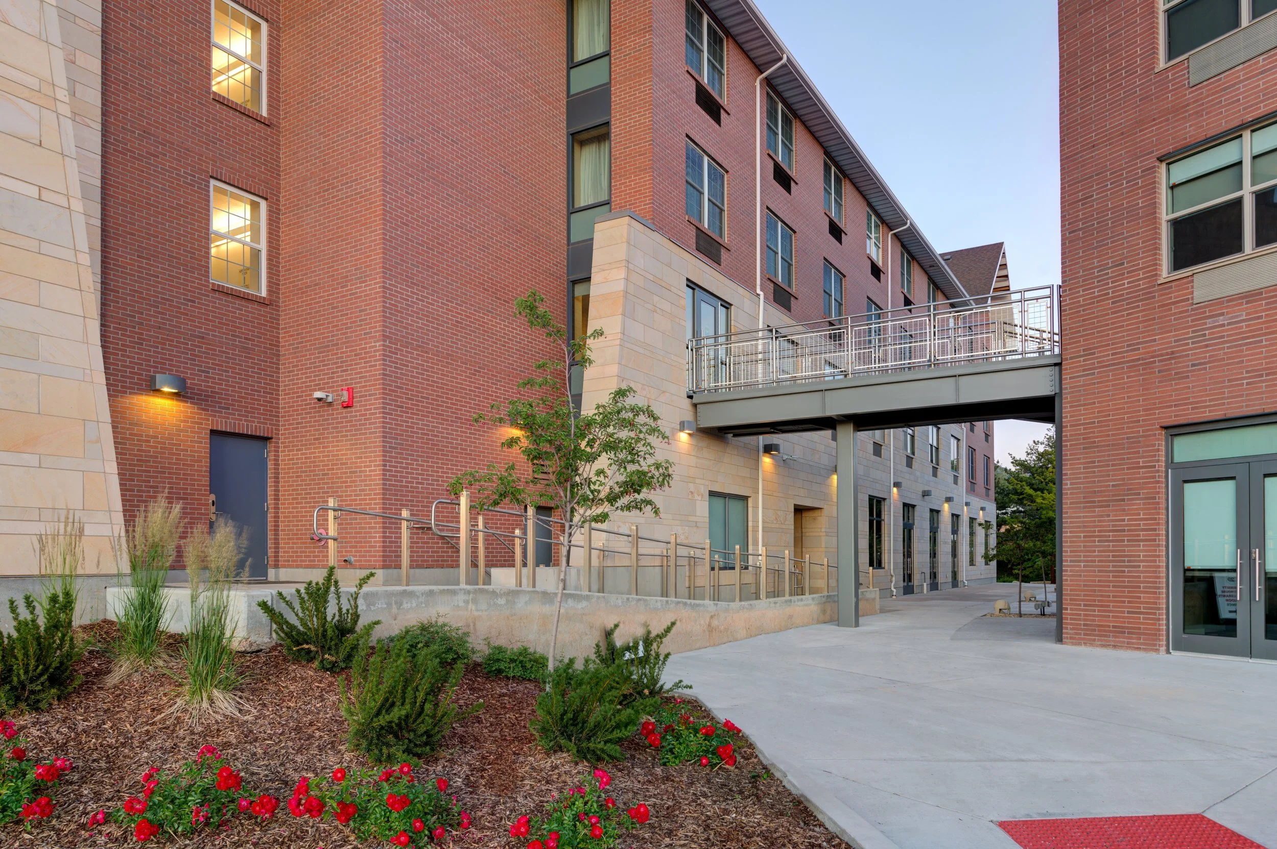 lynk-engineers-university-of-utah-guest-house-expansion-connector-bridge.jpg