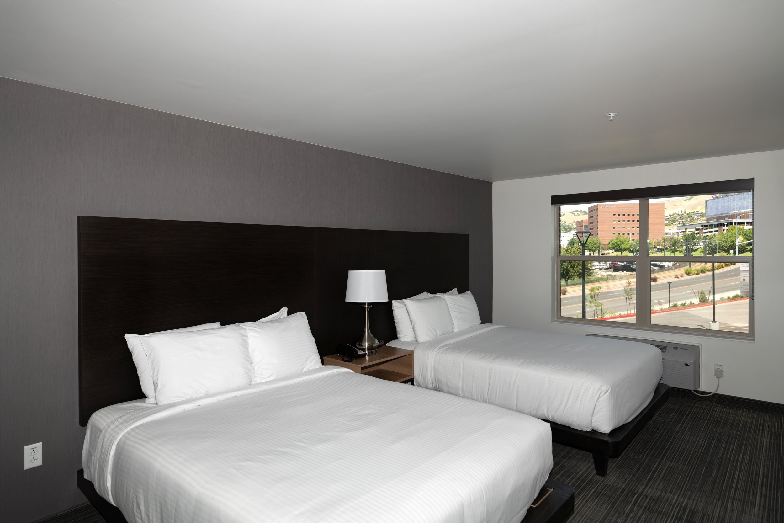 lynk-engineers-university-of-utah-guest-house-expansion-guest-room.jpg