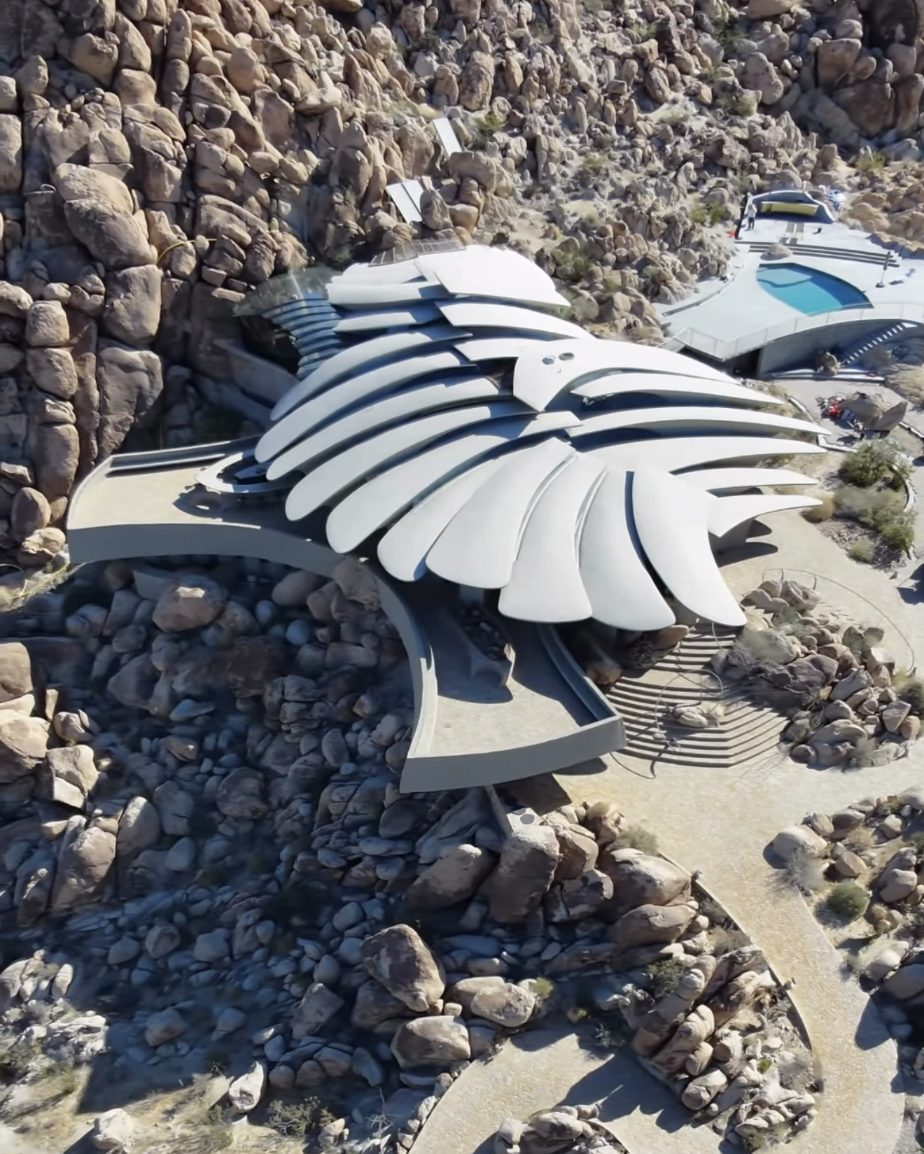 Kellogg house, Doolitrctle house, ahitectural masterpiece, amazing architecture, structure built into rocks