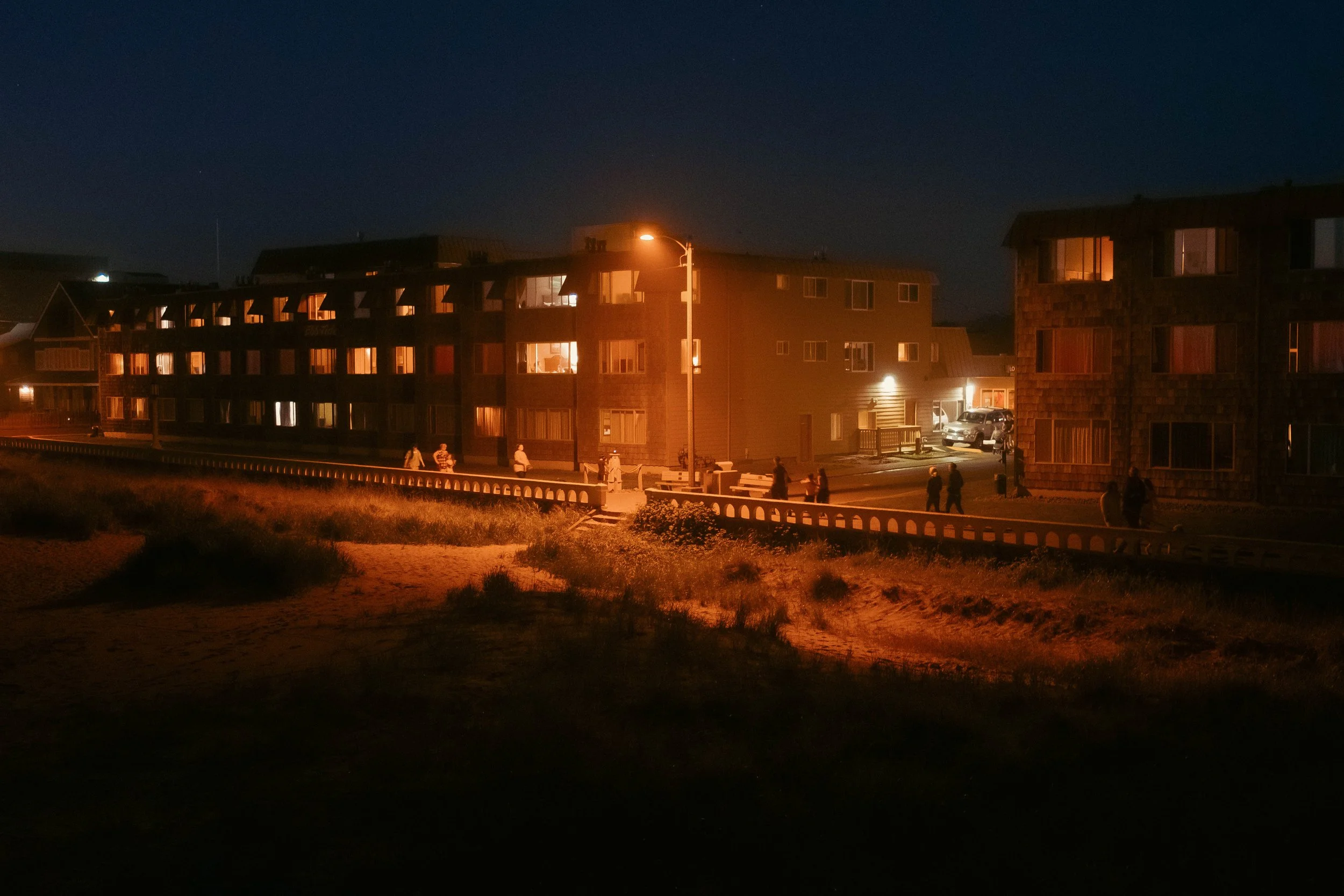 northern-lights-aurora-borealis-seaside-oregon-pacific-coast-may-2024-AJ-Miranda- Photography-MirandaMediaCo
