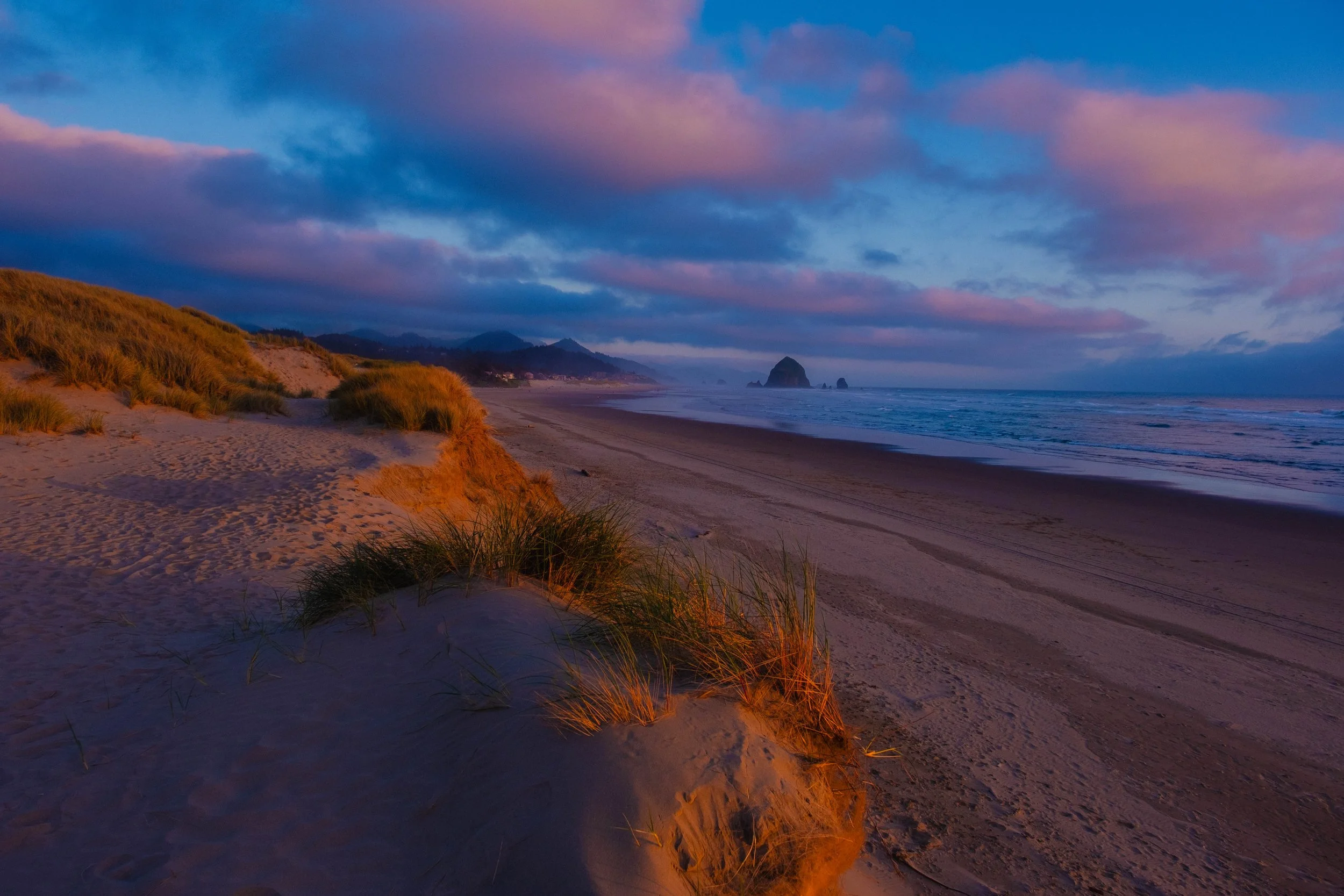 northern-lights-aurora-borealis-seaside-oregon-pacific-coast-may-2024-AJ-Miranda- Photography-MirandaMediaCo
