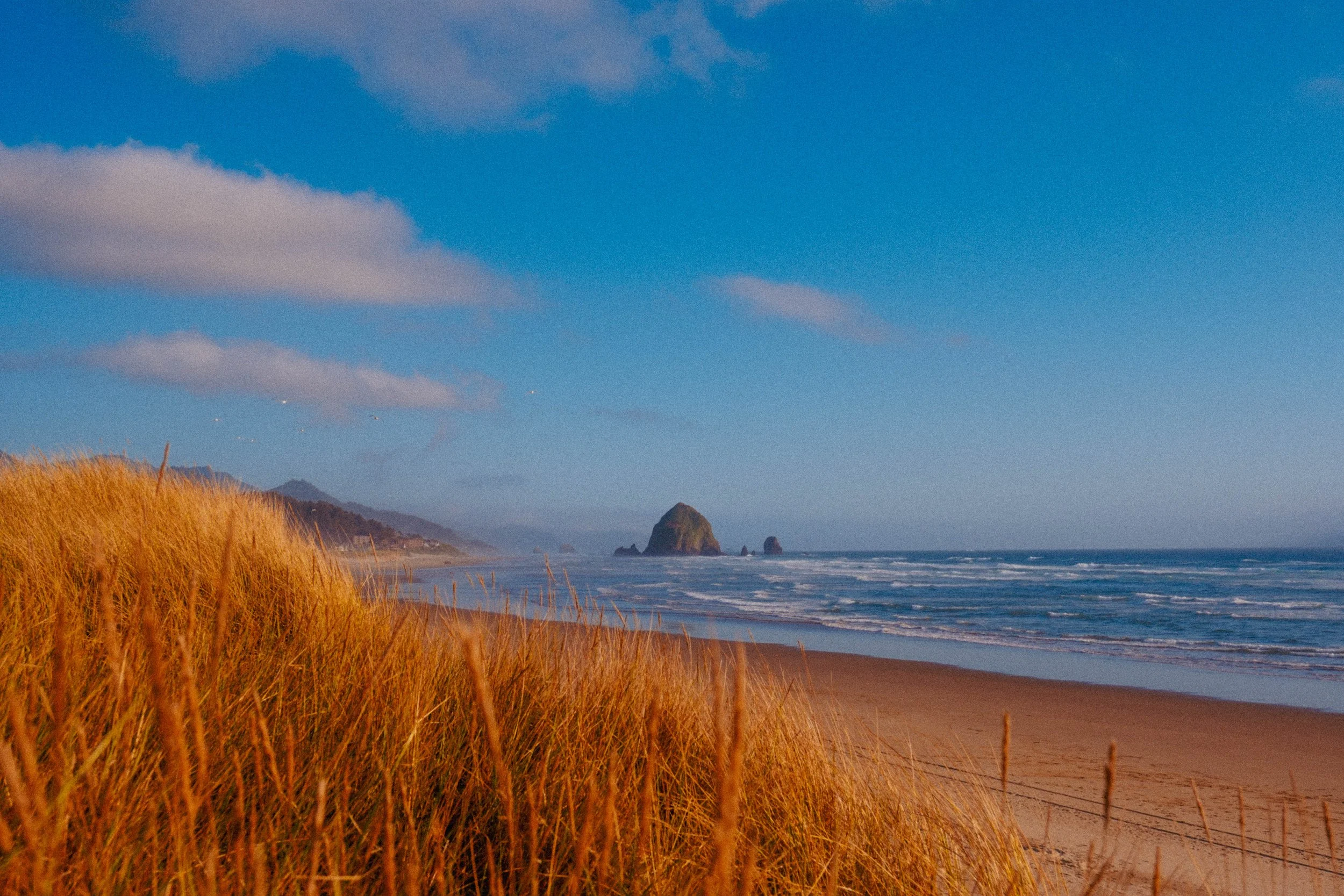 northern-lights-aurora-borealis-seaside-oregon-pacific-coast-may-2024-AJ-Miranda- Photography-MirandaMediaCo