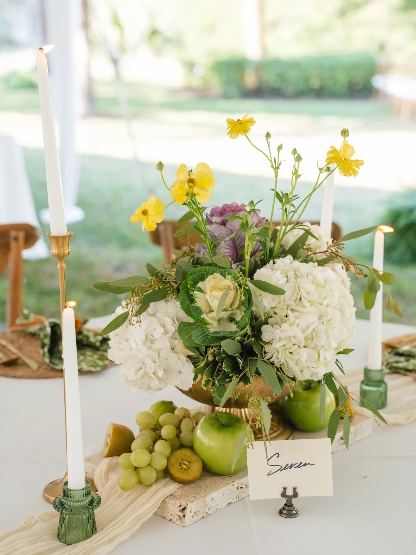 Fruits &amp; florals &mdash; the tablescape balancing elegance and earthiness. 🥝🌷

The lovely @hana_ostapchuk had an exquisite vision for her special day &amp; I&rsquo;m so grateful we were given the creative freedom to bring it to life 💚 Each cen